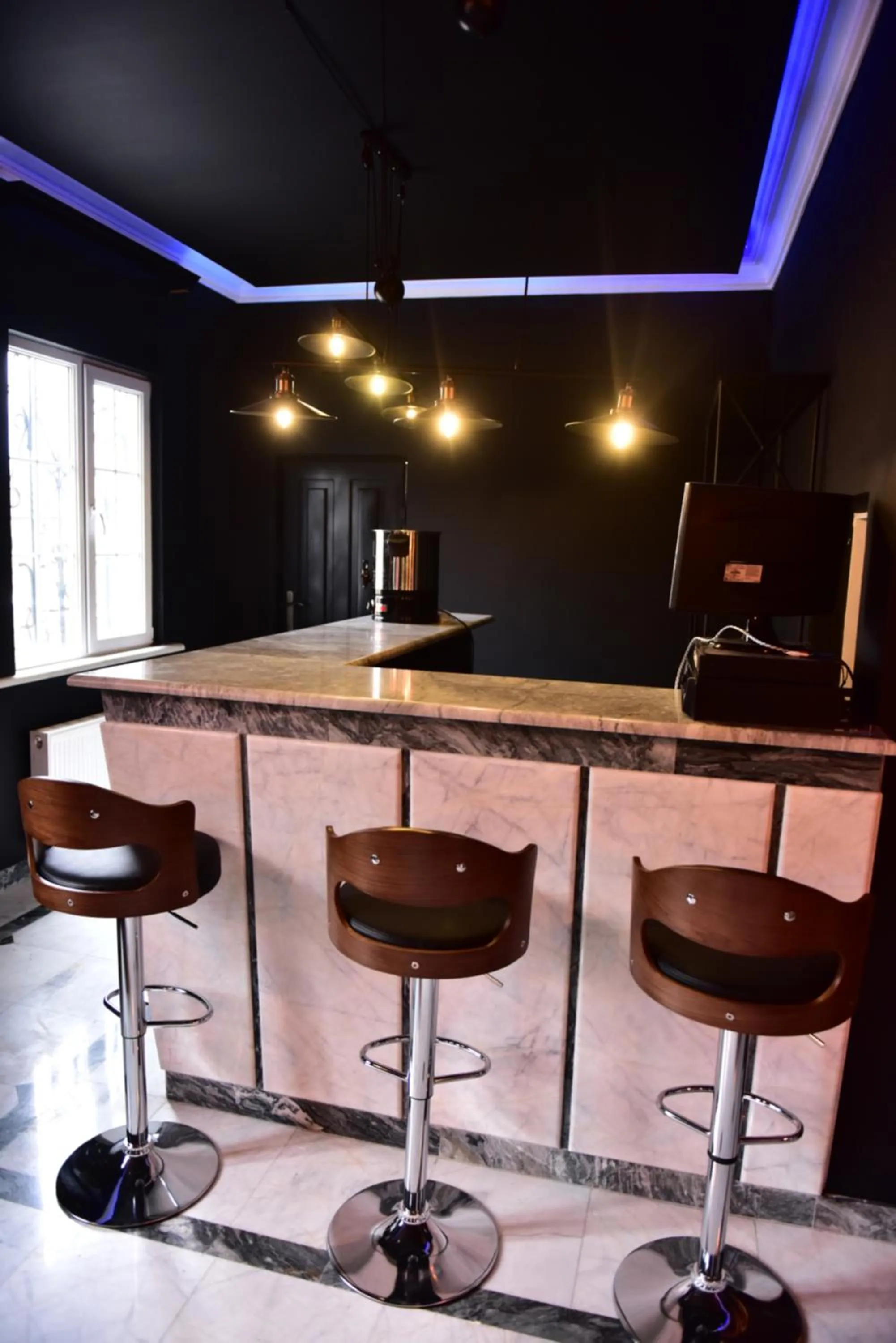 Lounge or bar in La Casa Hotel Yerevan