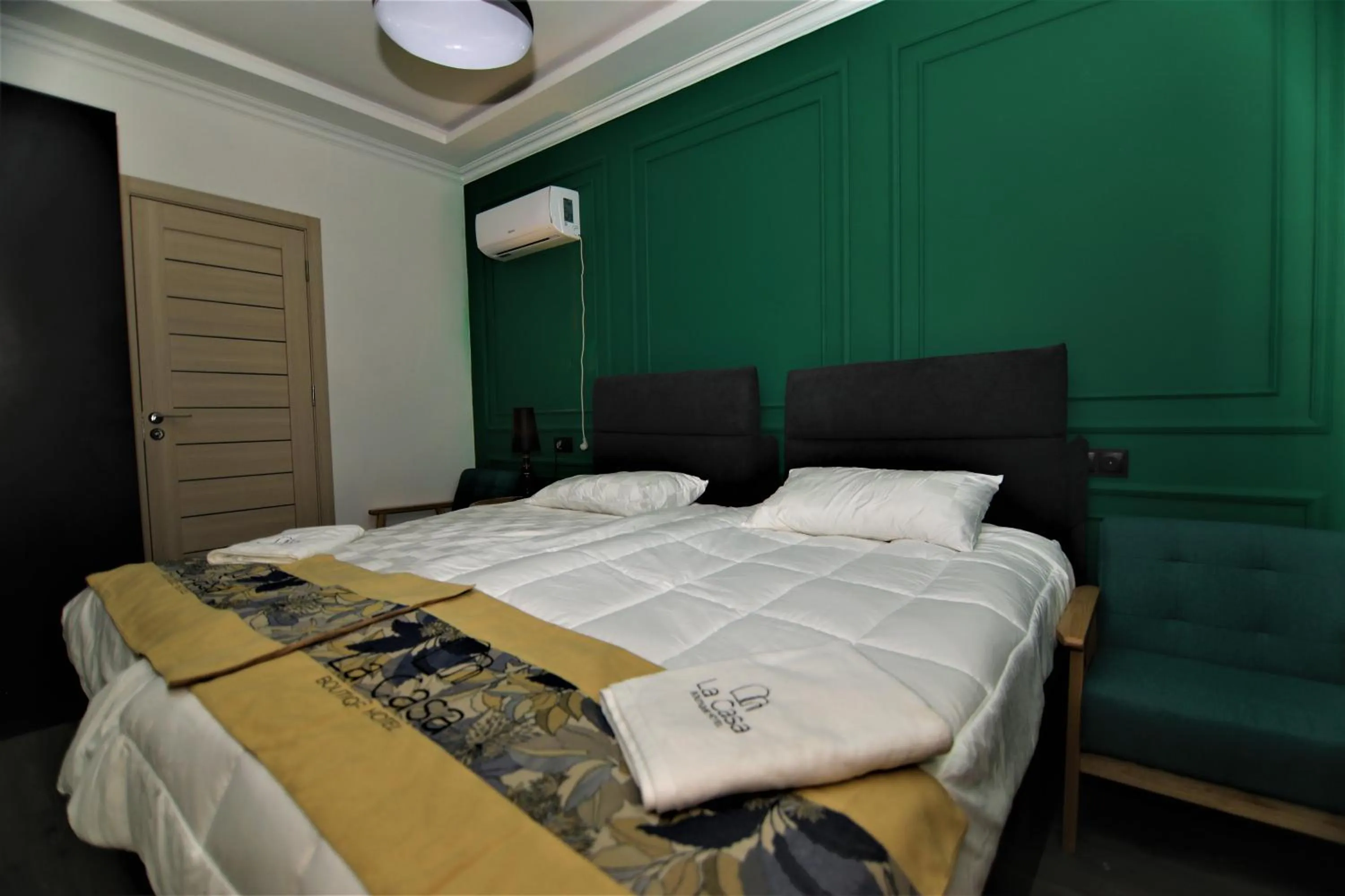 Bed in La Casa Hotel Yerevan