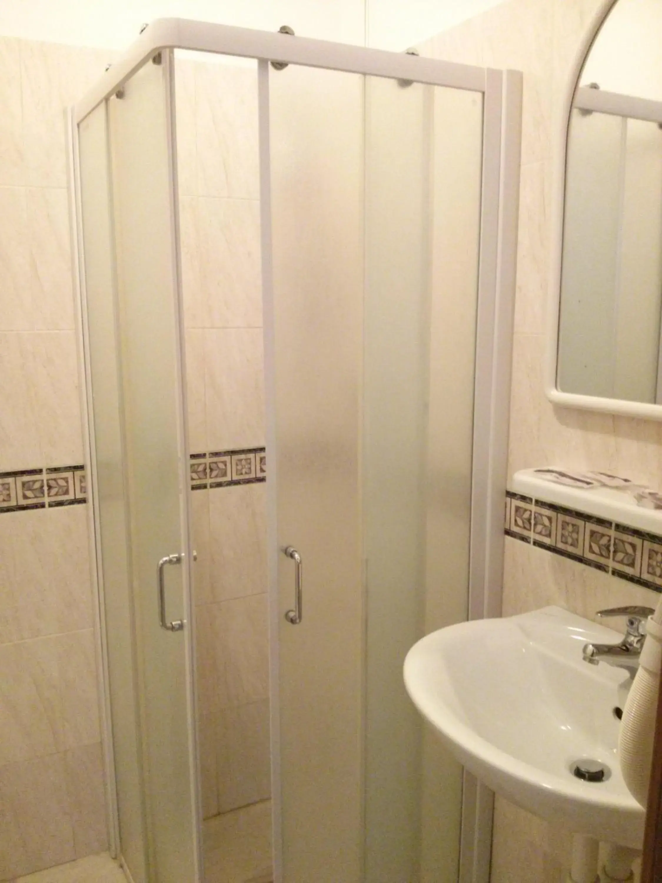 Bathroom in Hotel Montepiana Bathroom in Hotel Montepiana