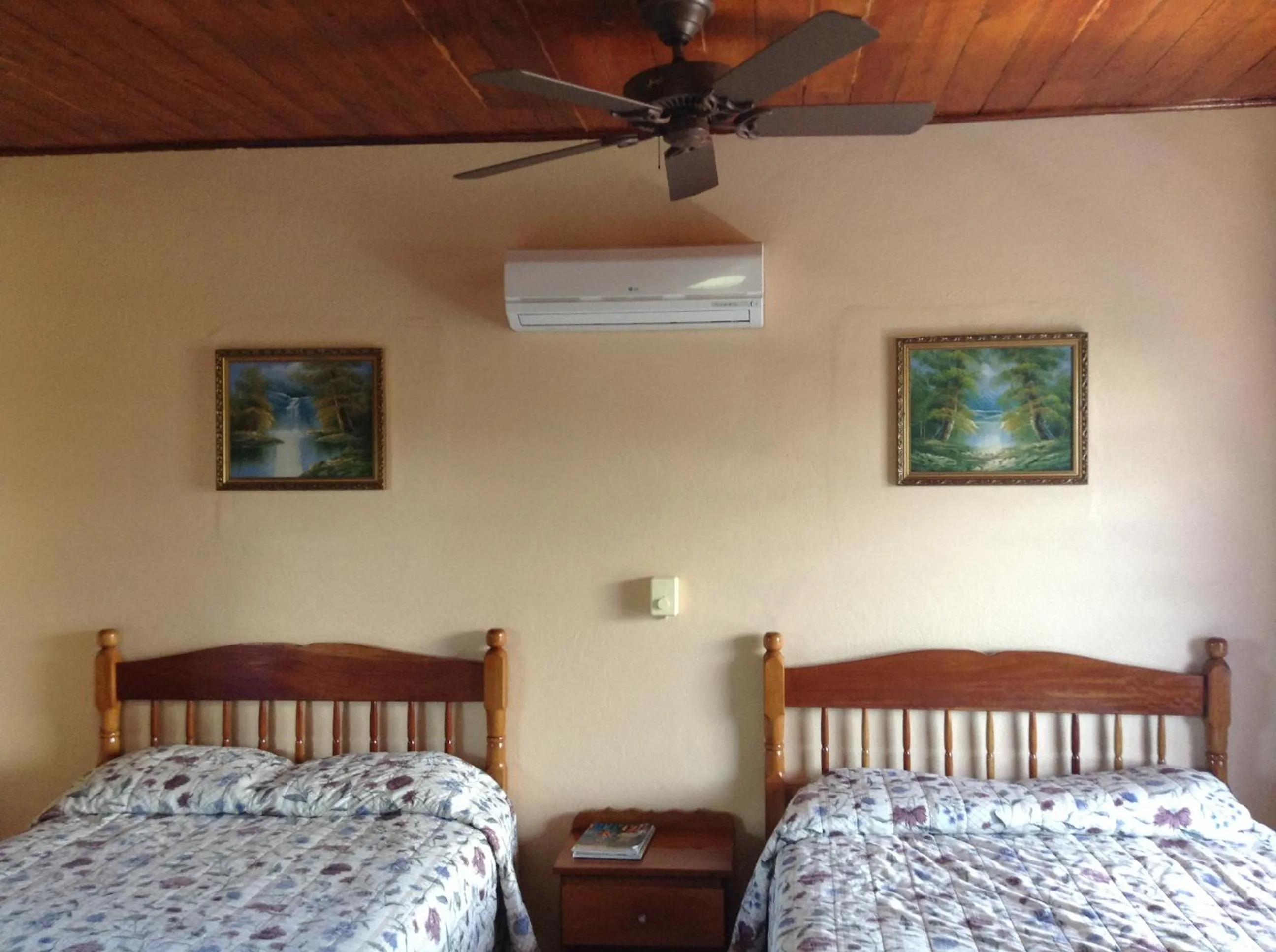 Day, Bed in Anchorage Beach Resort Caye Caulker