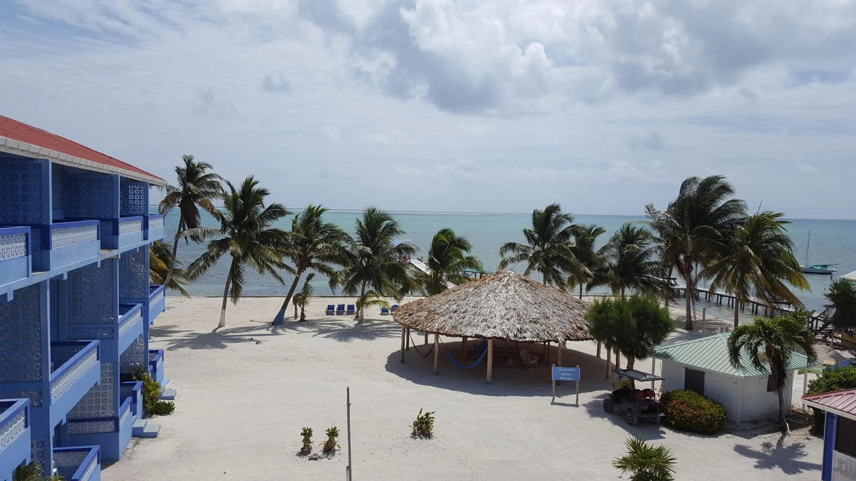 Facade/entrance in Anchorage Beach Resort Caye Caulker