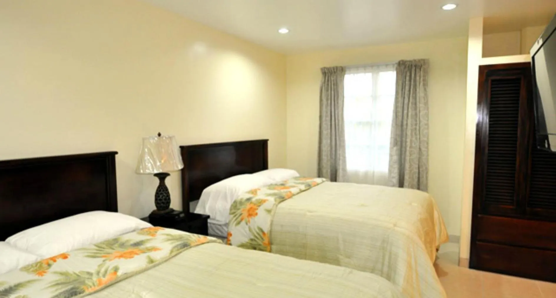 Day, Bed in Rainbow Hotel