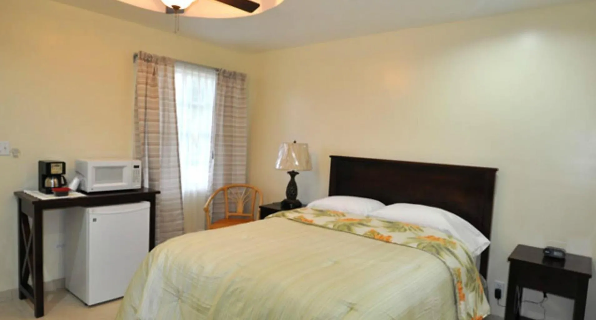 Day, Bed in Rainbow Hotel