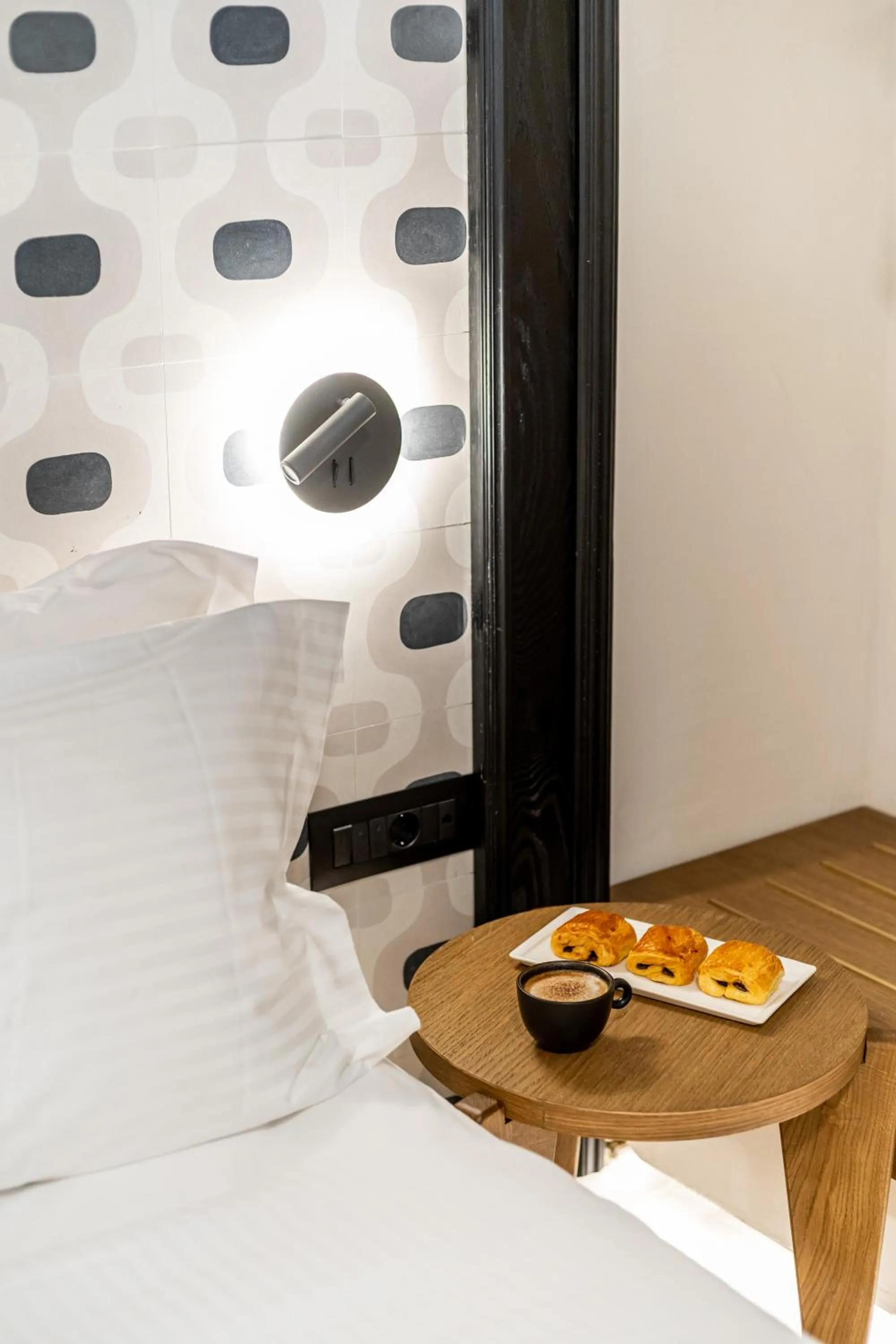 Decorative detail, Bed in Amer Suites