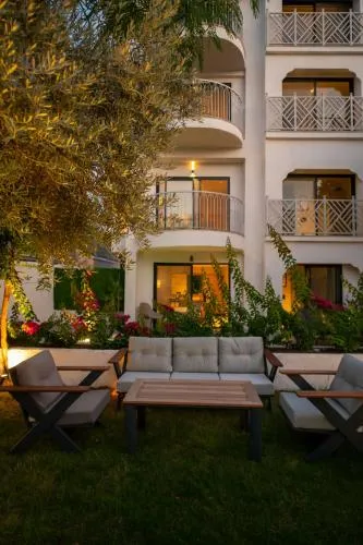 Icon Beach Suites Hotel Sovalye Island