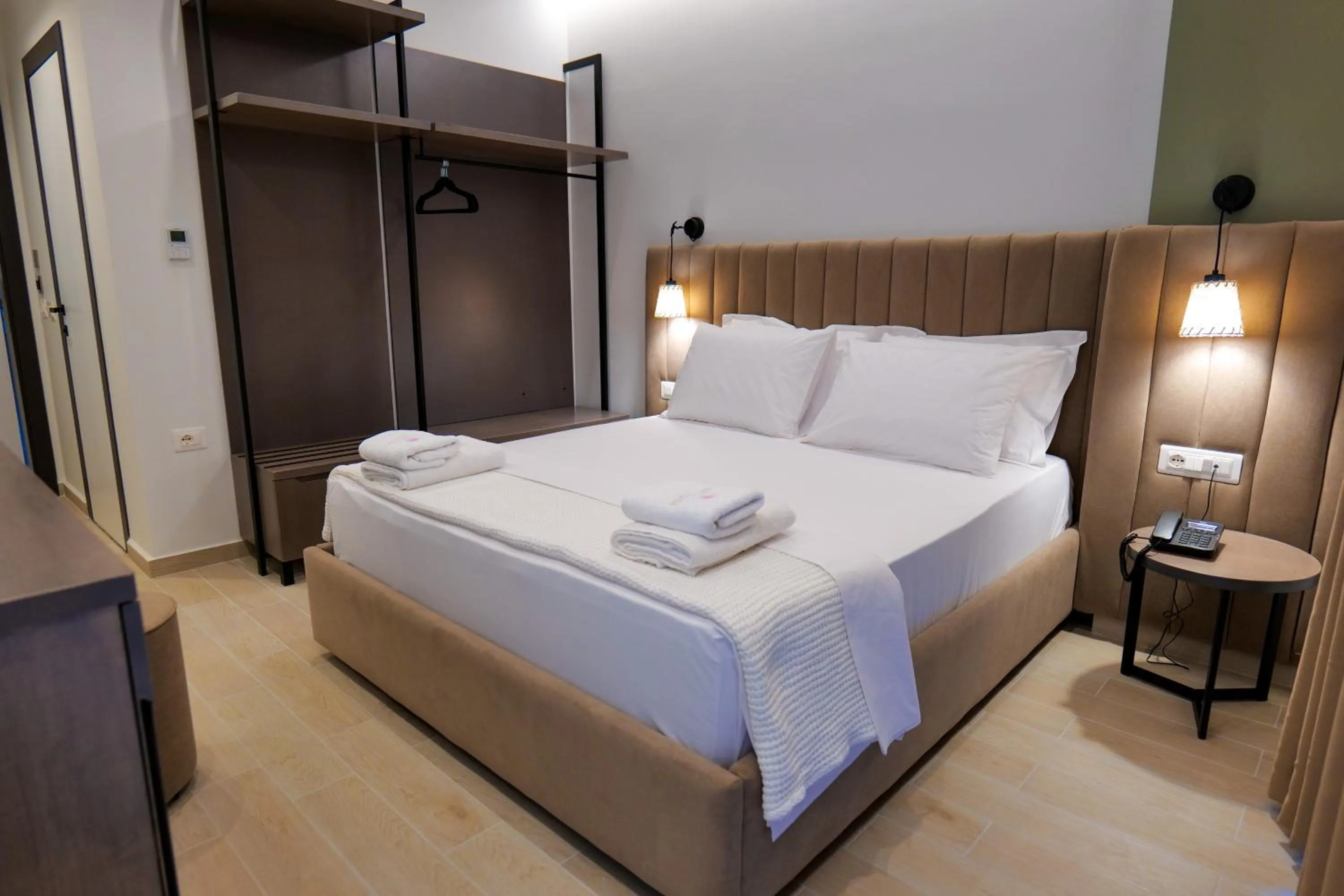 wardrobe, Bed in Hotel Nerium