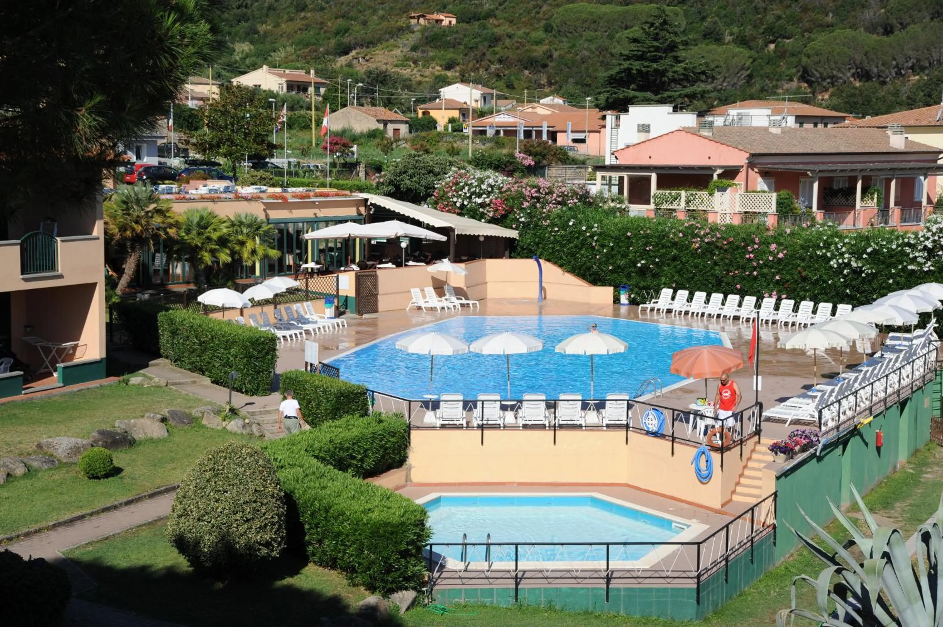 Pool view in Hotel Residence Isola Verde