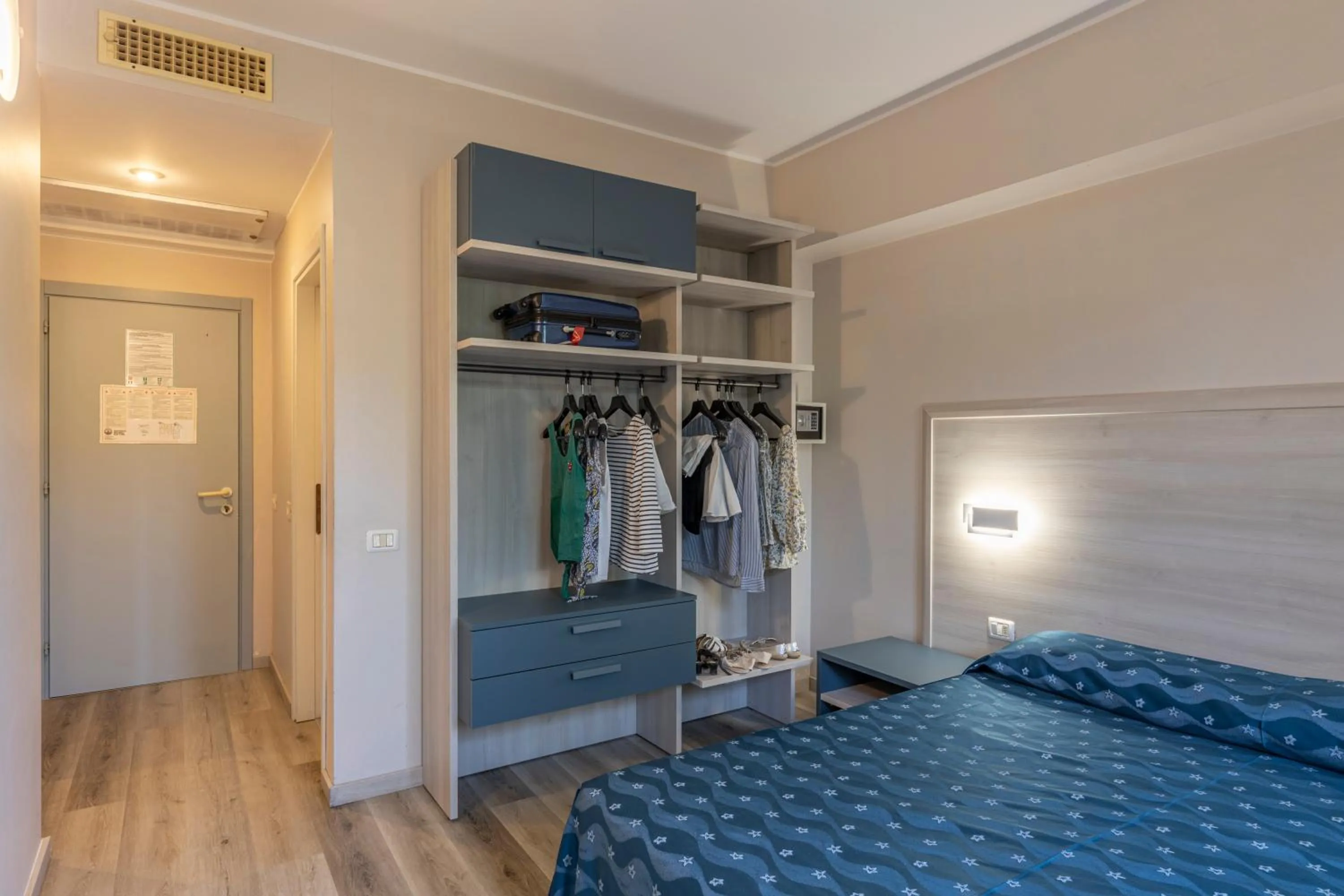 Photo of the whole room, Bed in Hotel Residence Isola Verde