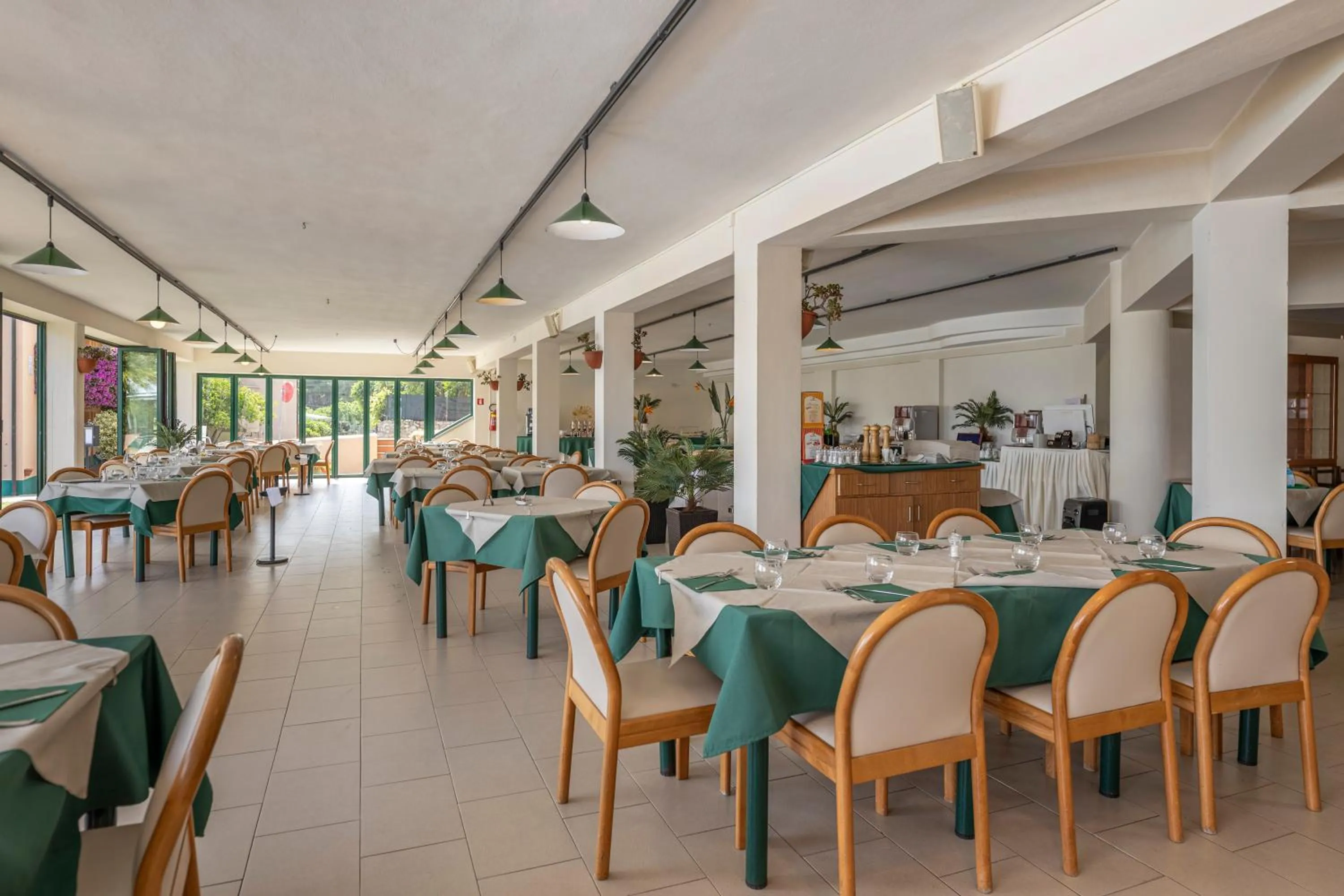 Restaurant/places to eat in Hotel Residence Isola Verde