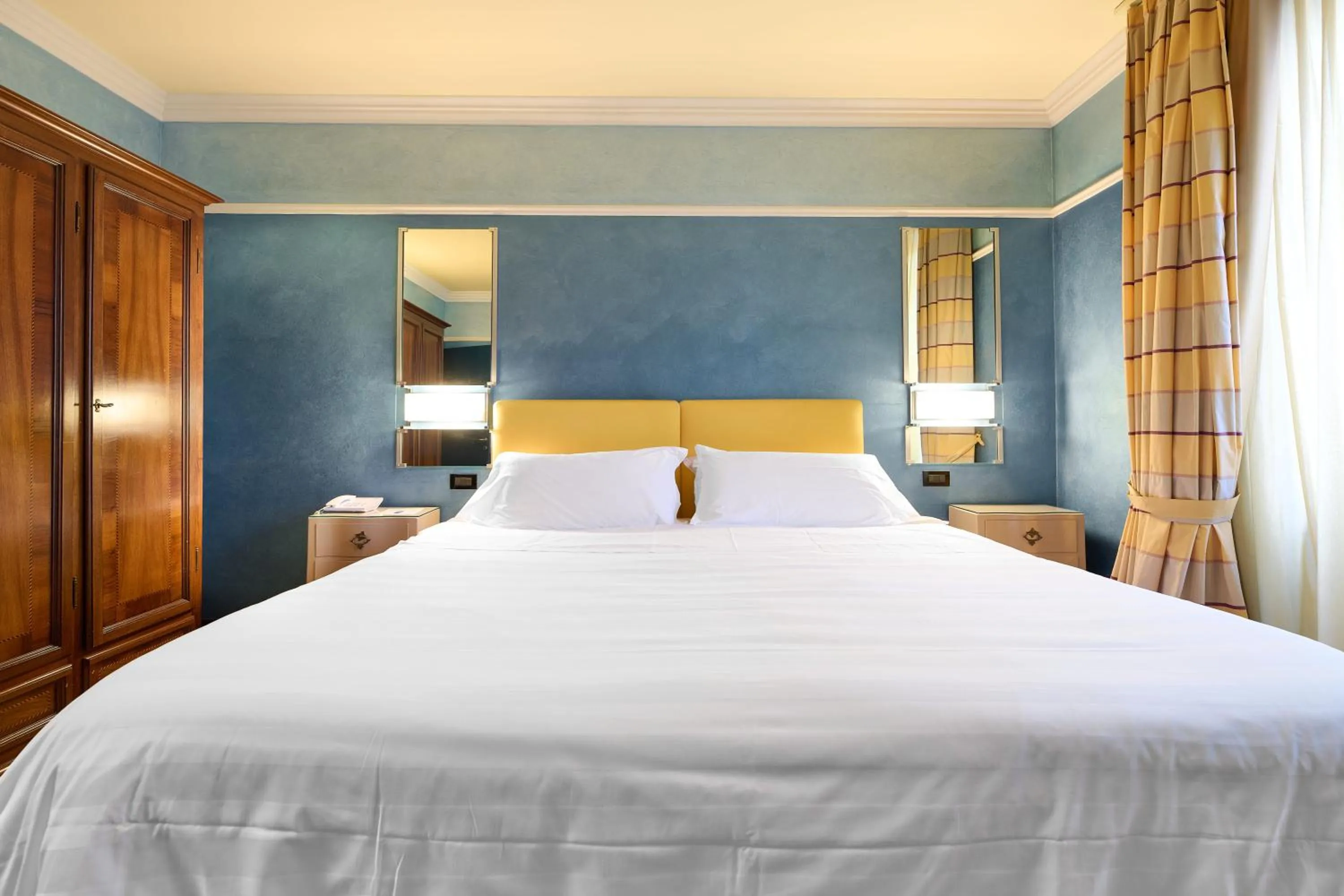 Bedroom, Bed in Grand Hotel Bellavista Palace & Golf