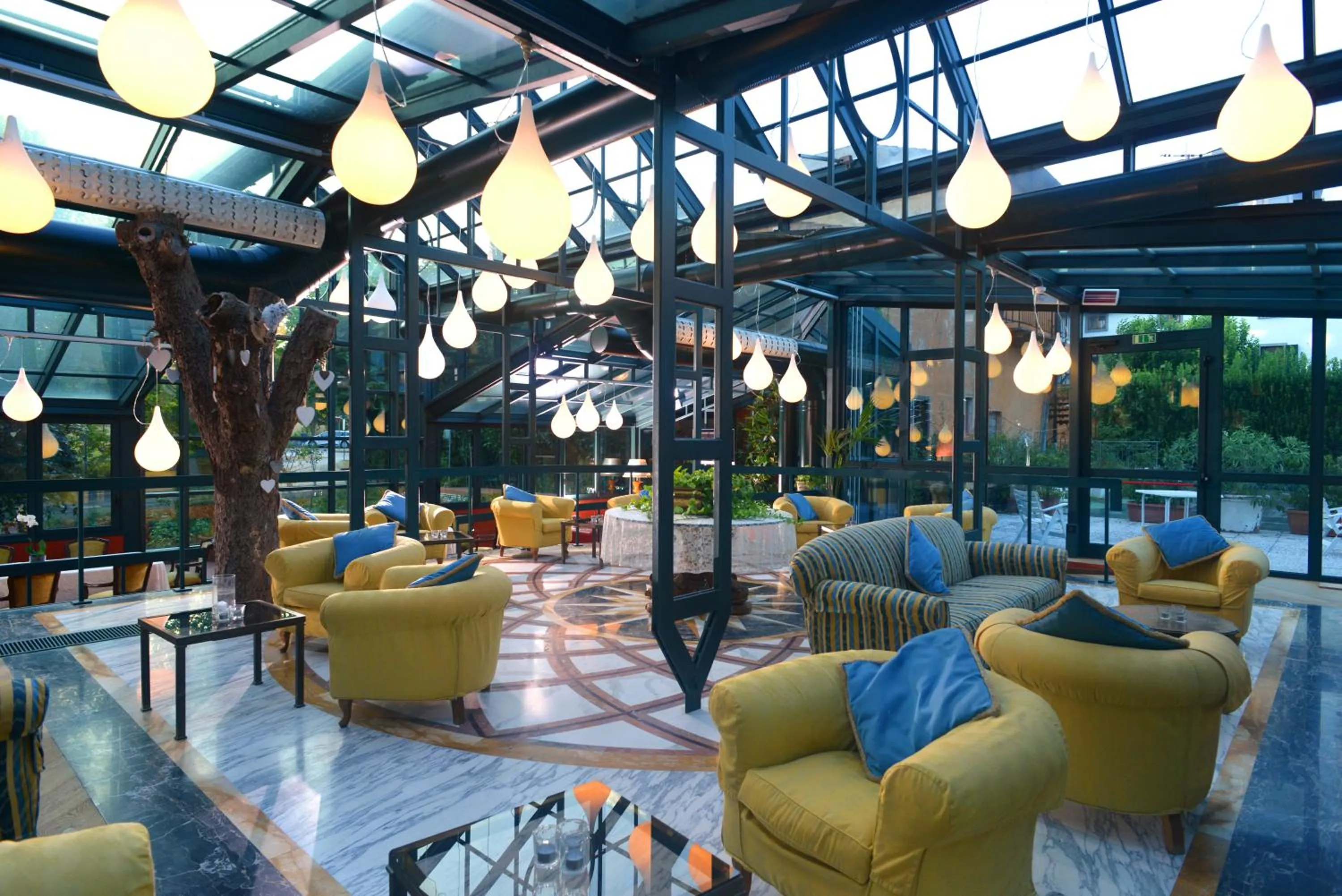 Communal lounge/ TV room in Grand Hotel Bellavista Palace & Golf