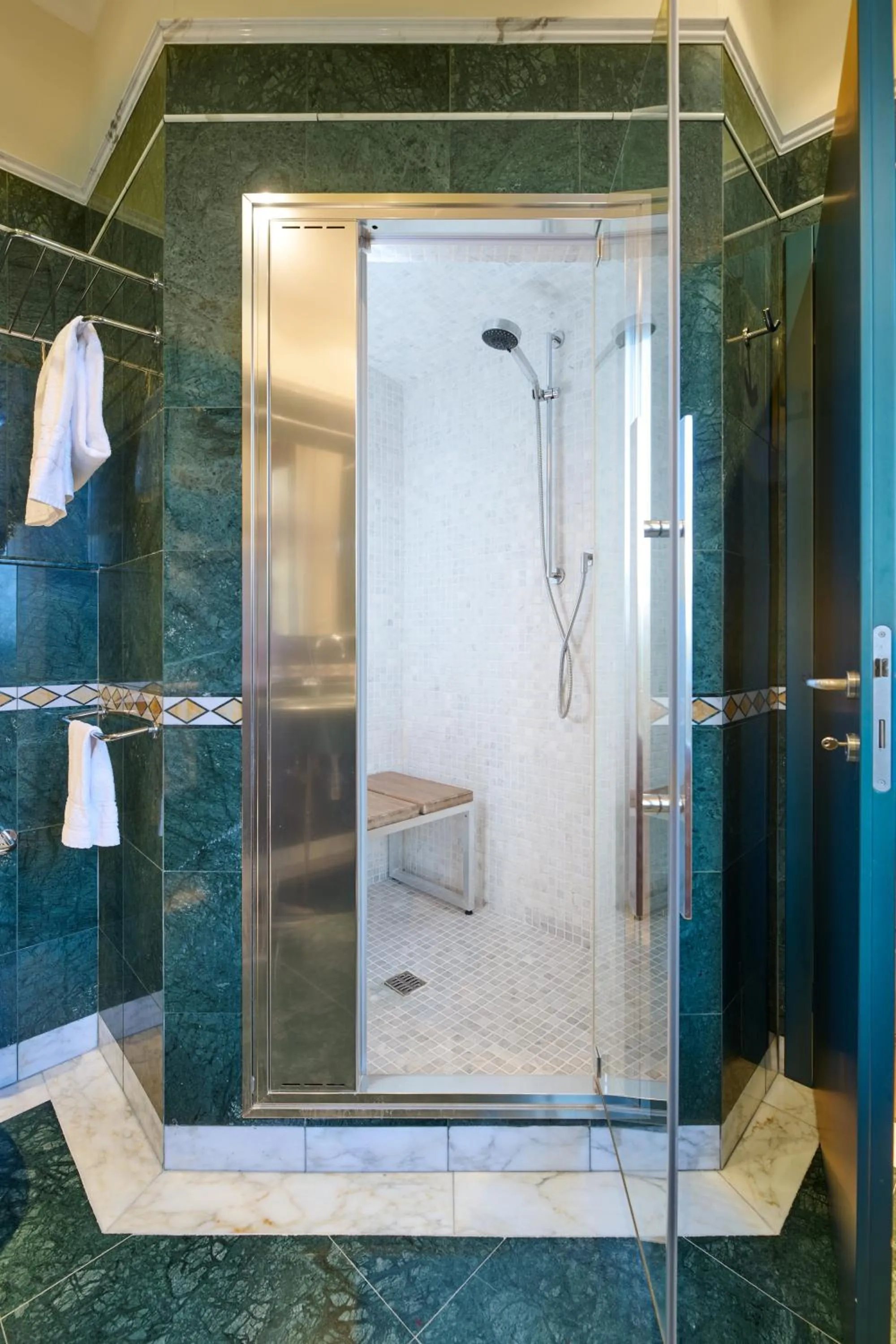 Steam room in Grand Hotel Bellavista Palace & Golf