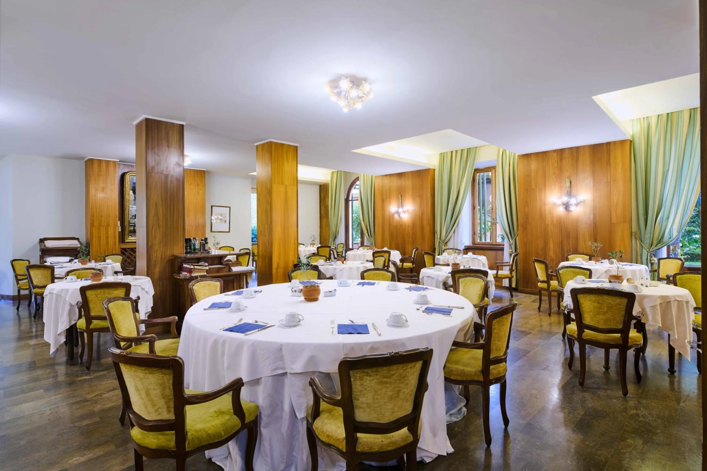 Restaurant/places to eat in Grand Hotel Bellavista Palace & Golf