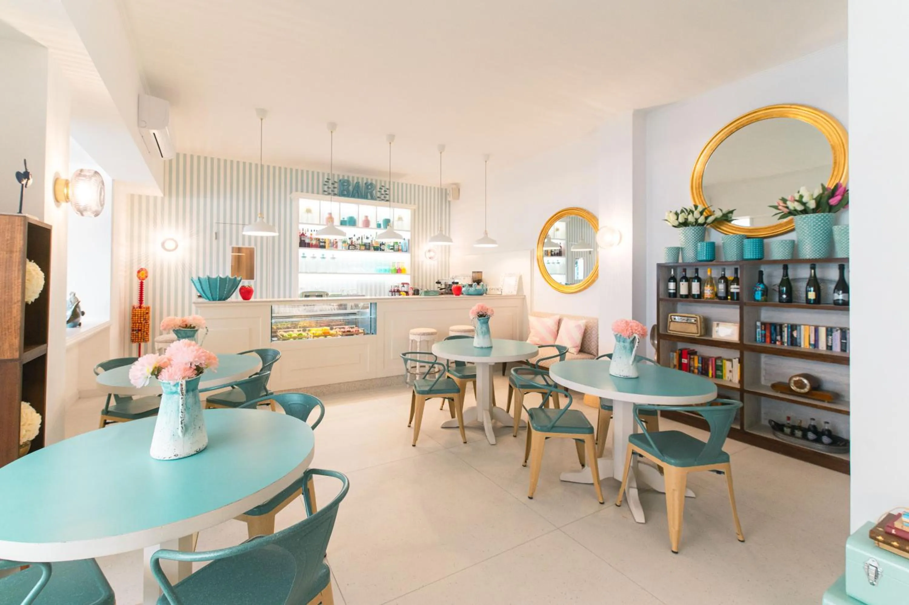 Lounge or bar in Hotel La Pineta Al Mare