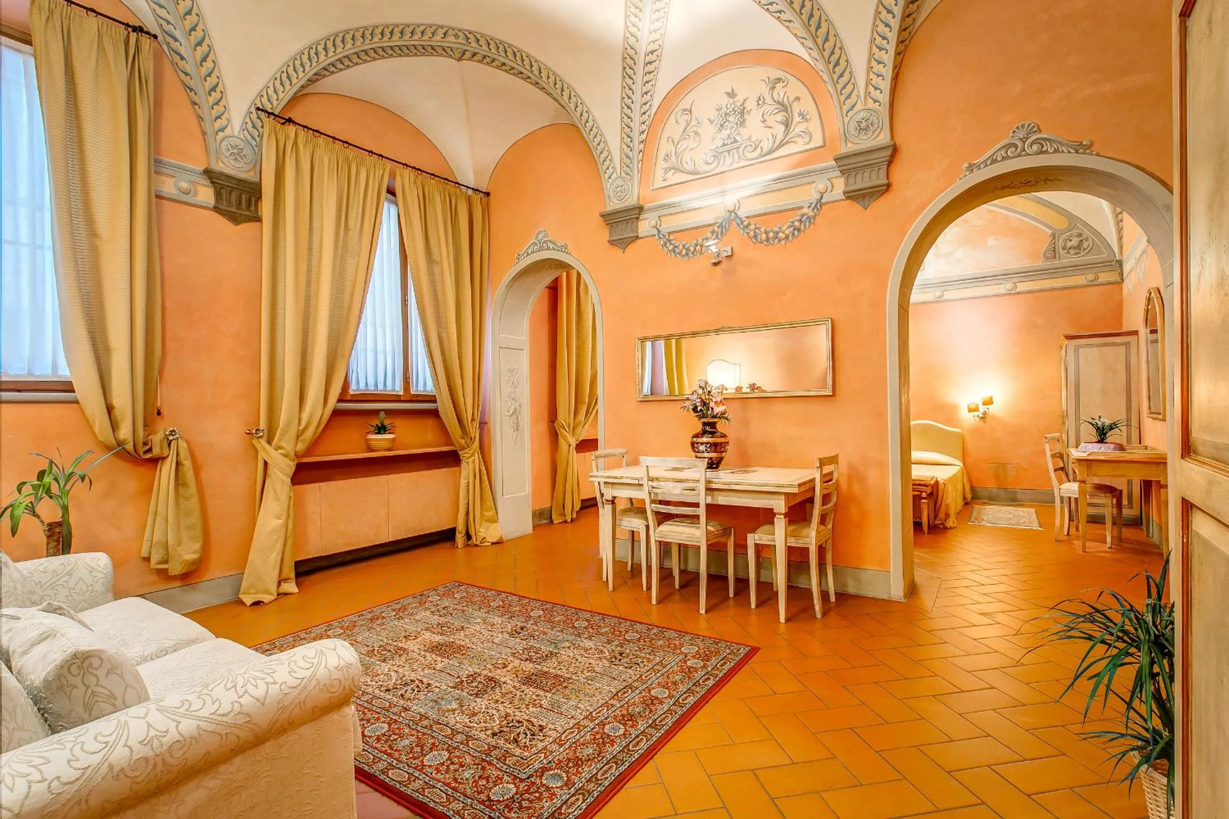 Living room, Bed in Firenze Suite