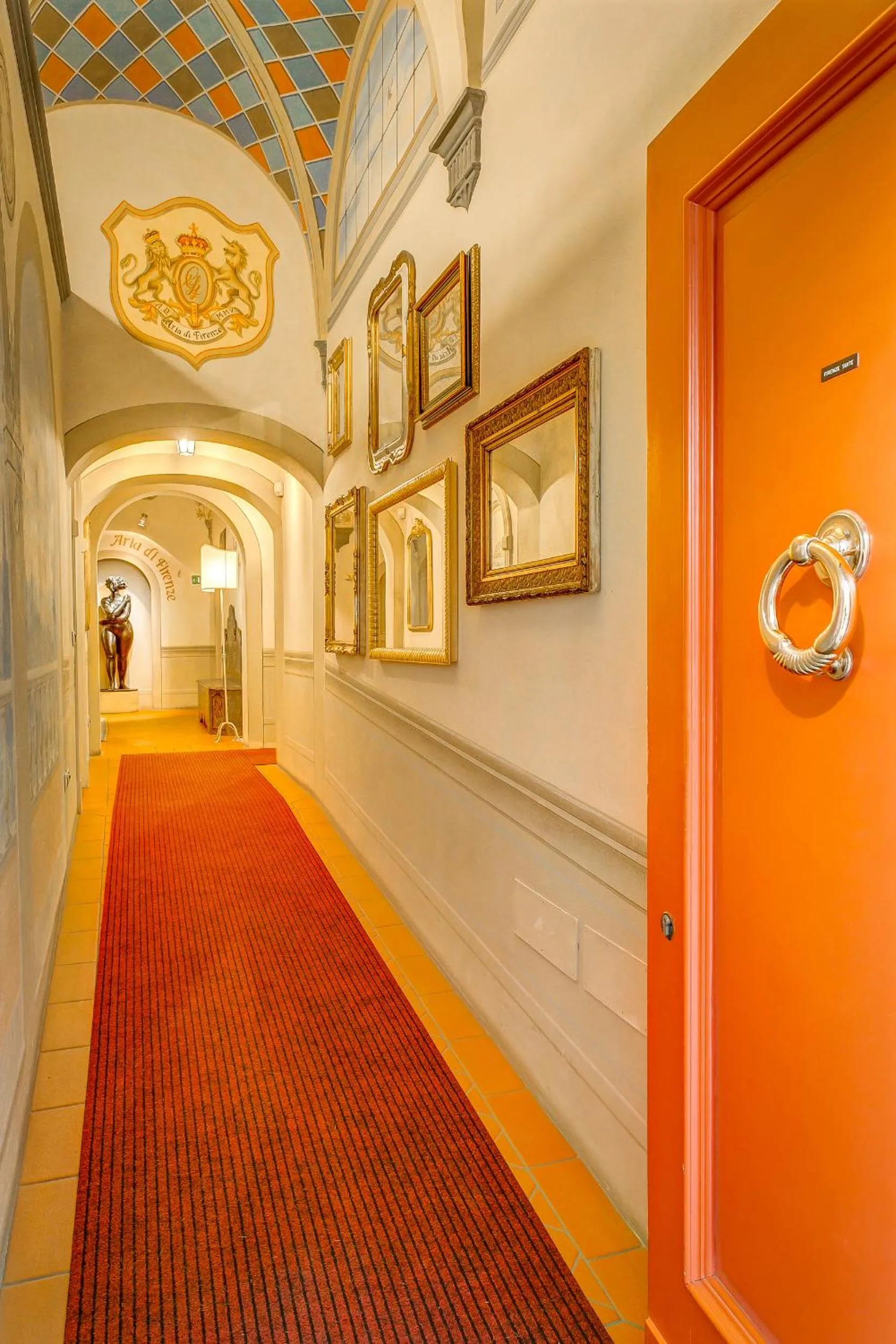 Facade/entrance in Firenze Suite