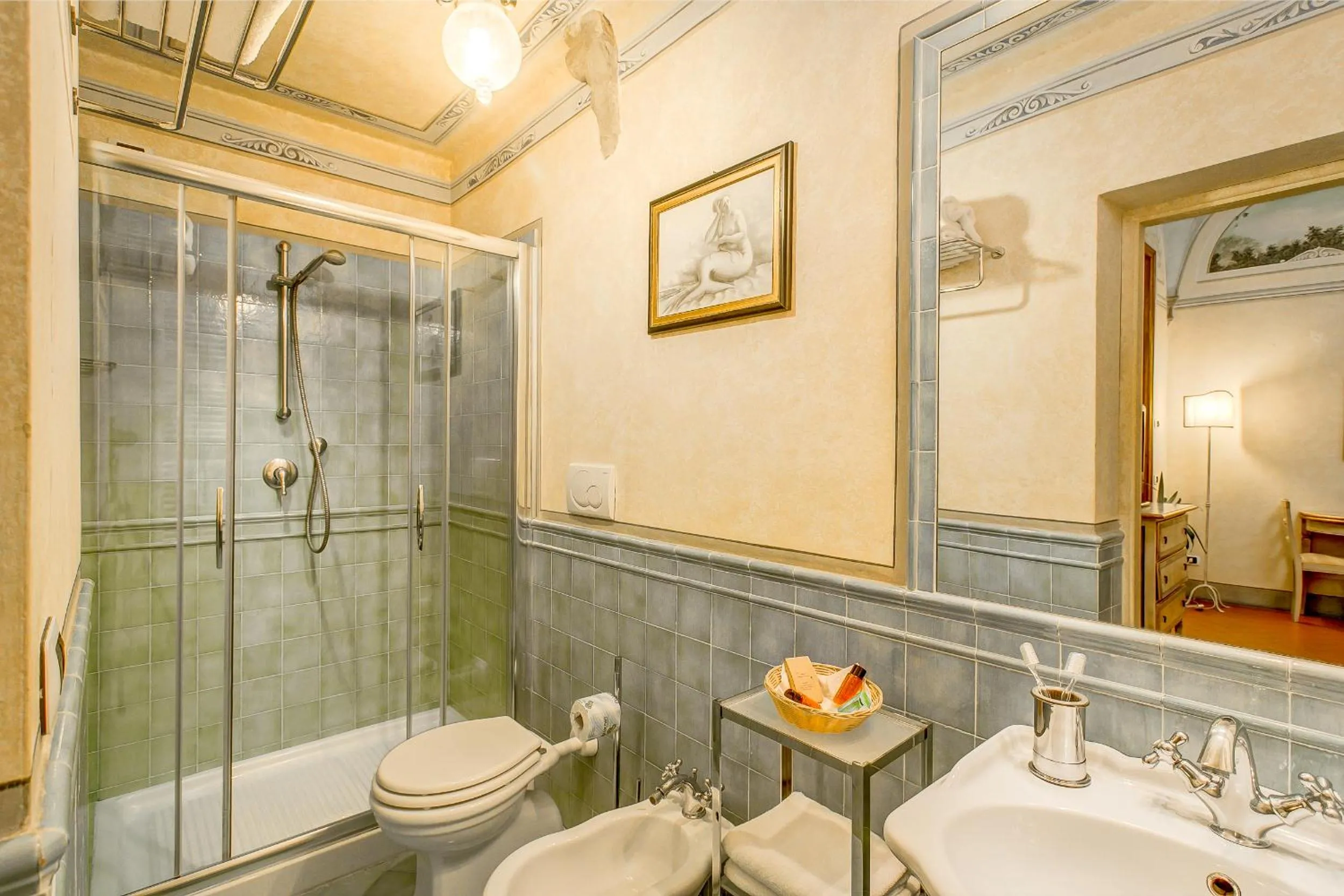 Shower in Firenze Suite