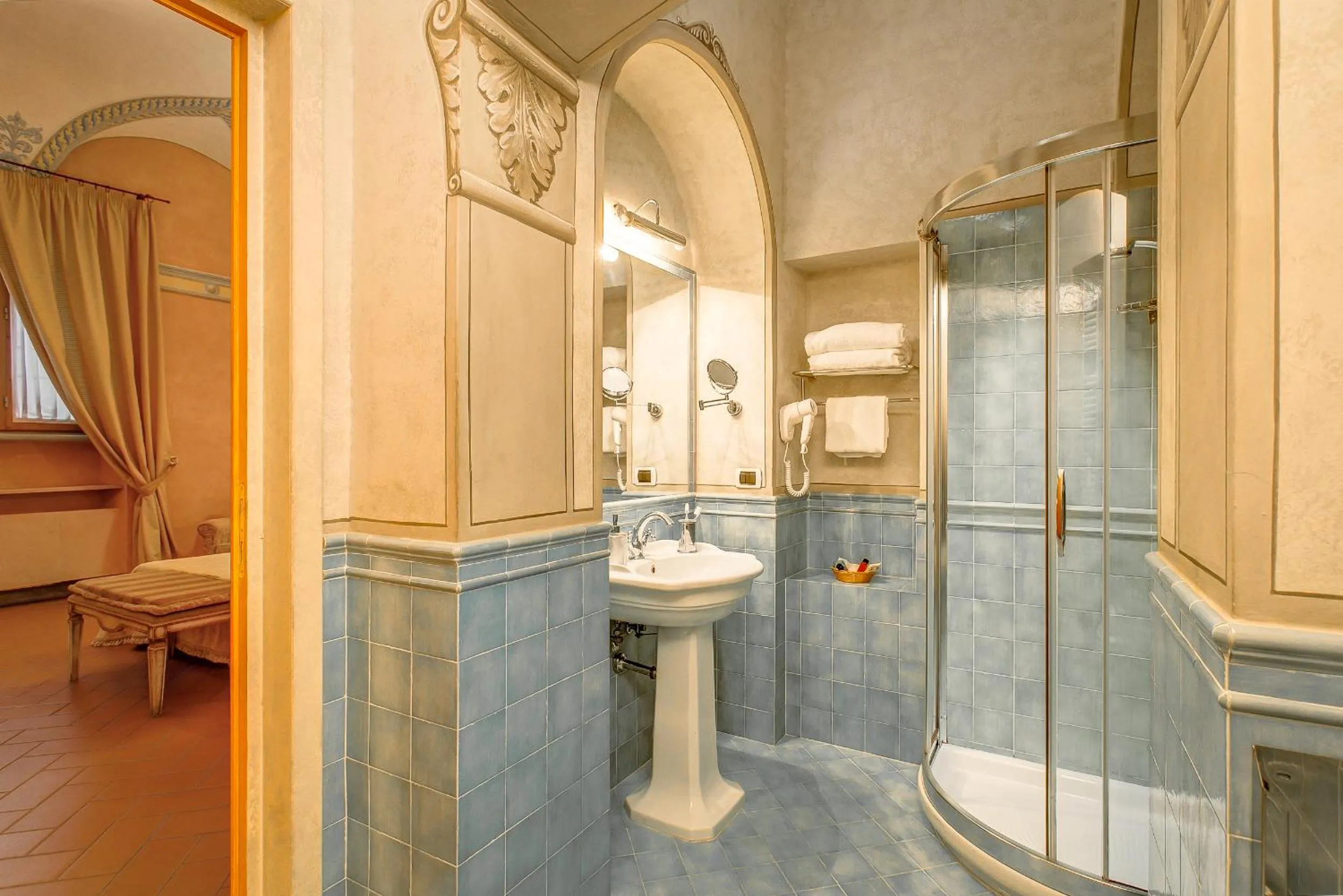 Shower in Firenze Suite
