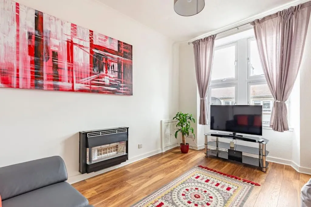 Spacious stylish centraly located flat near beach