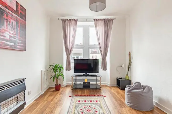 Spacious stylish centraly located flat near beach