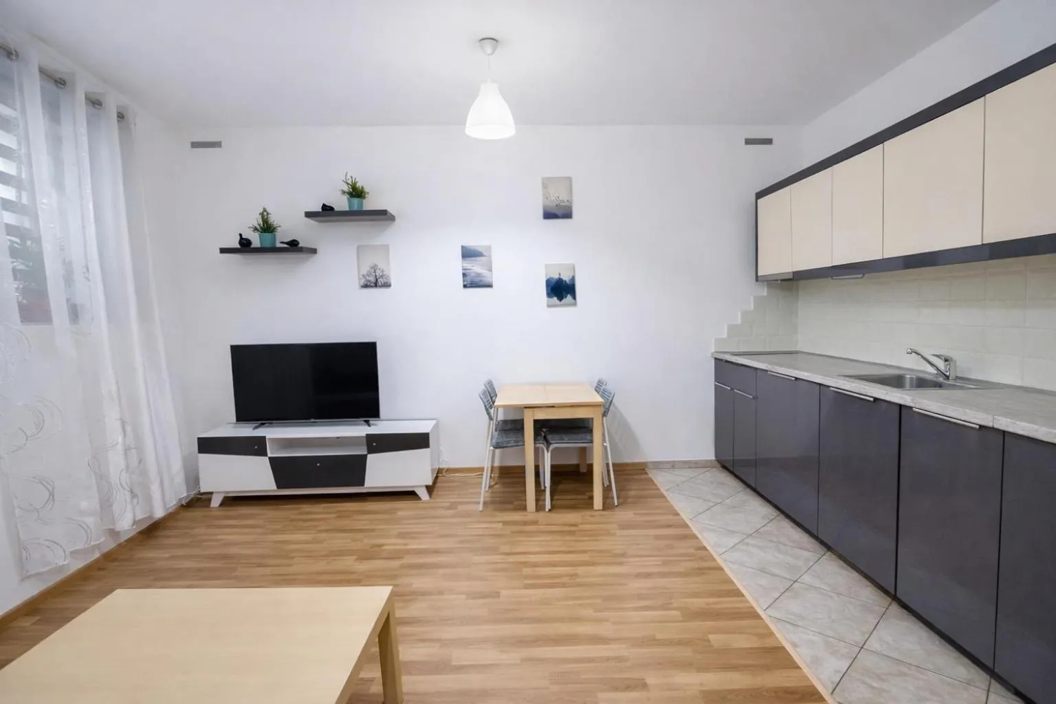 TV and multimedia in Ground Floor Apartment