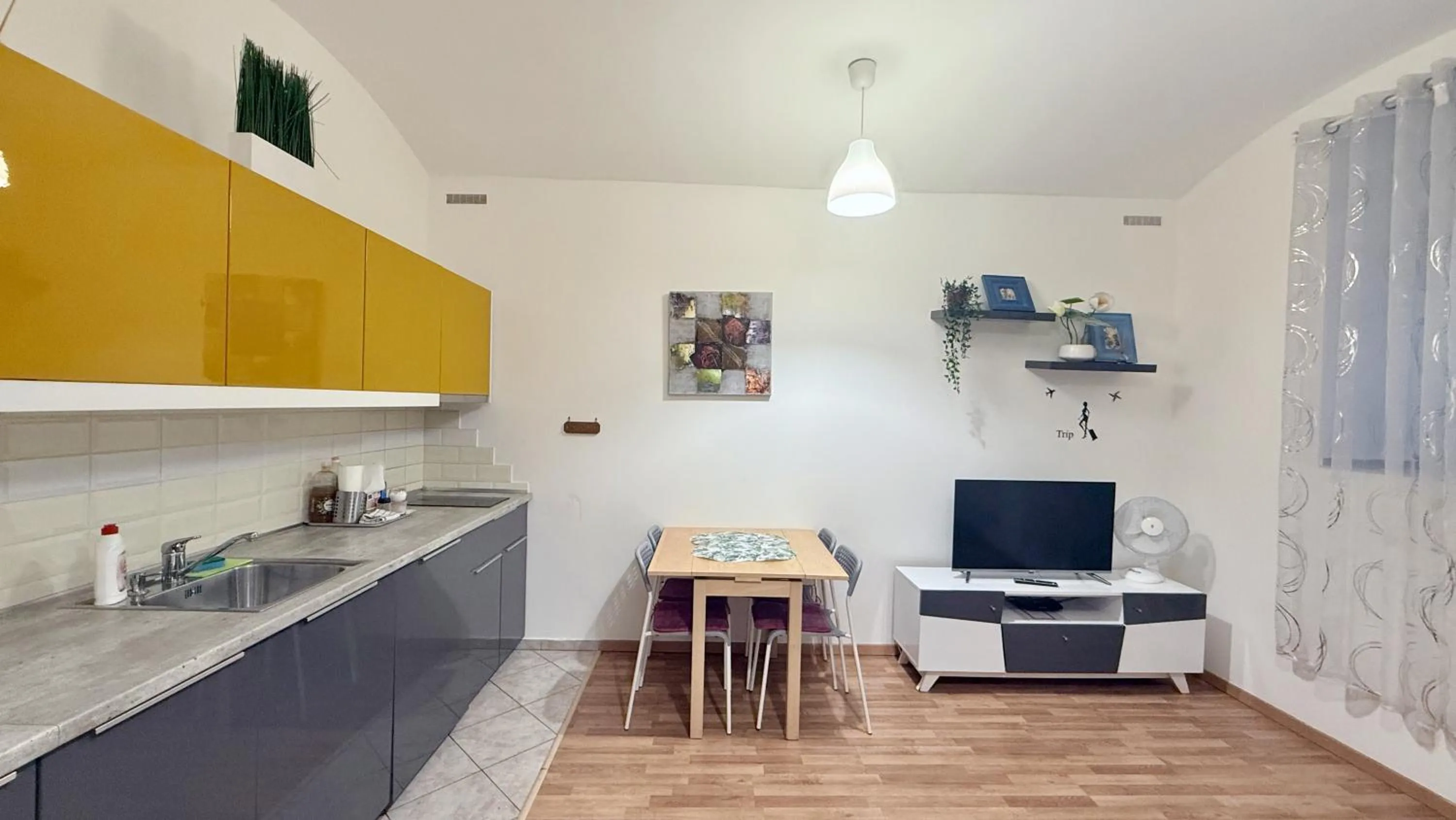 TV and multimedia in Ground Floor Apartment