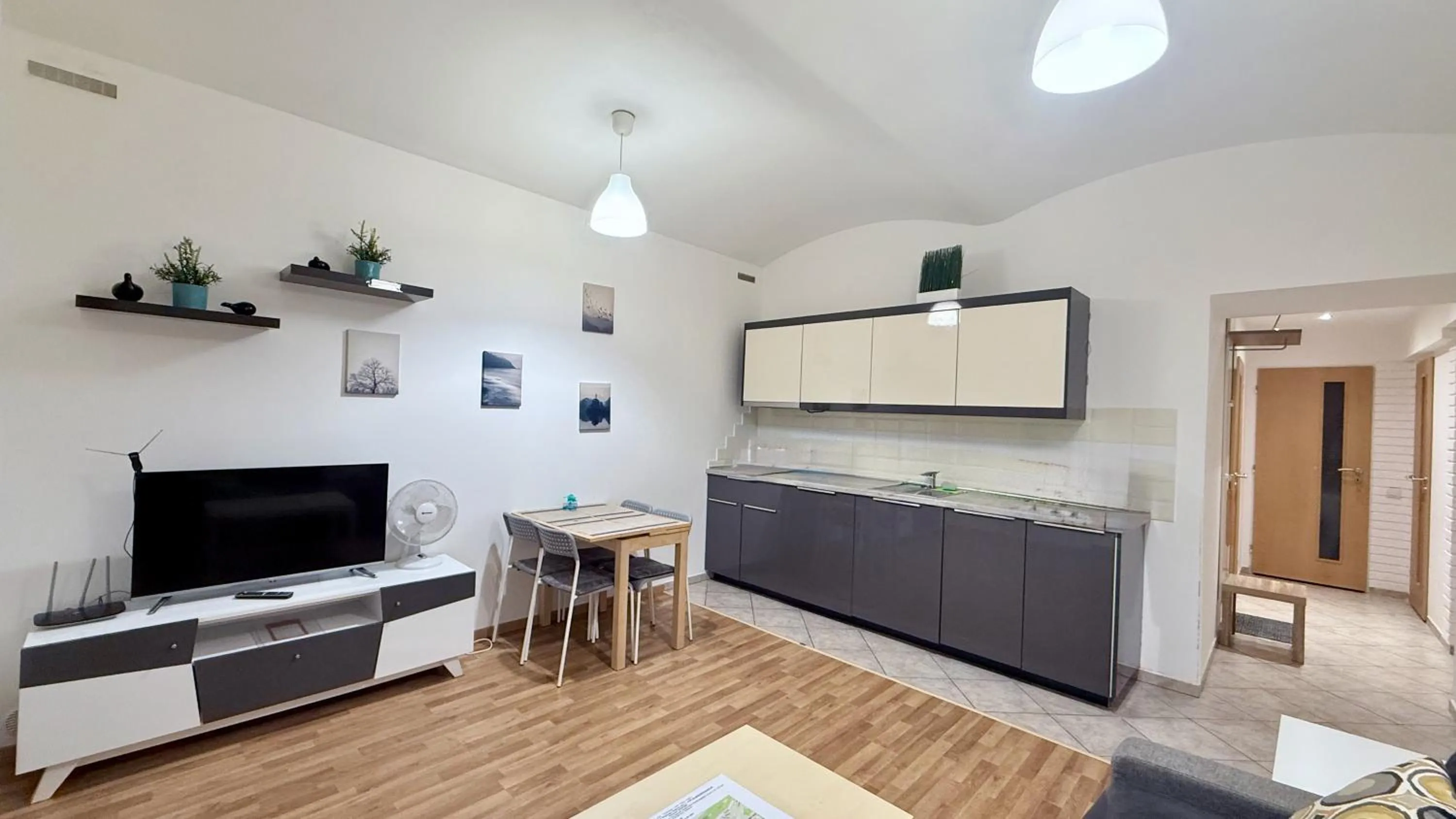 TV and multimedia in Ground Floor Apartment