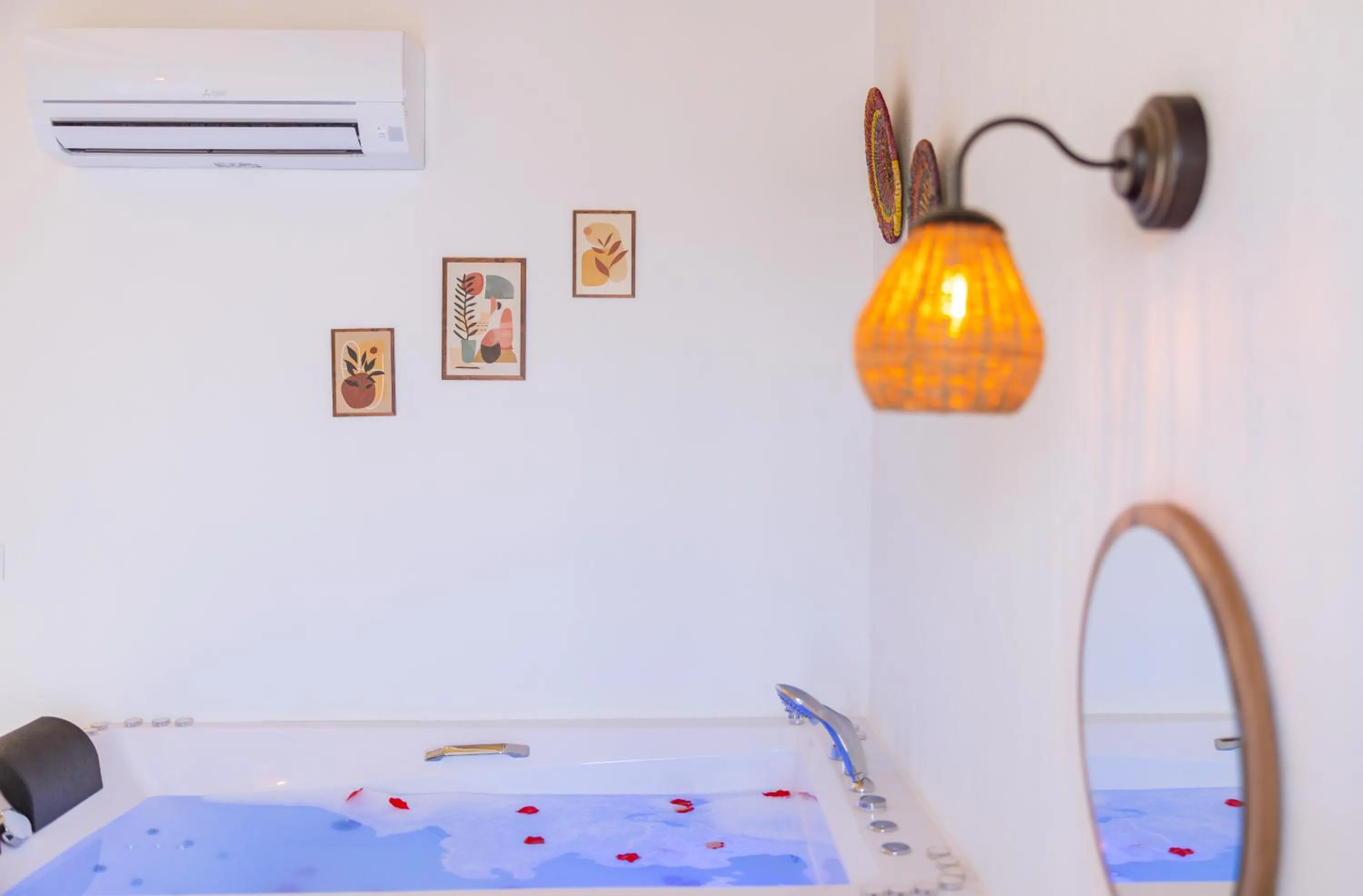 Balcony/Terrace, Bed in Villa Ay