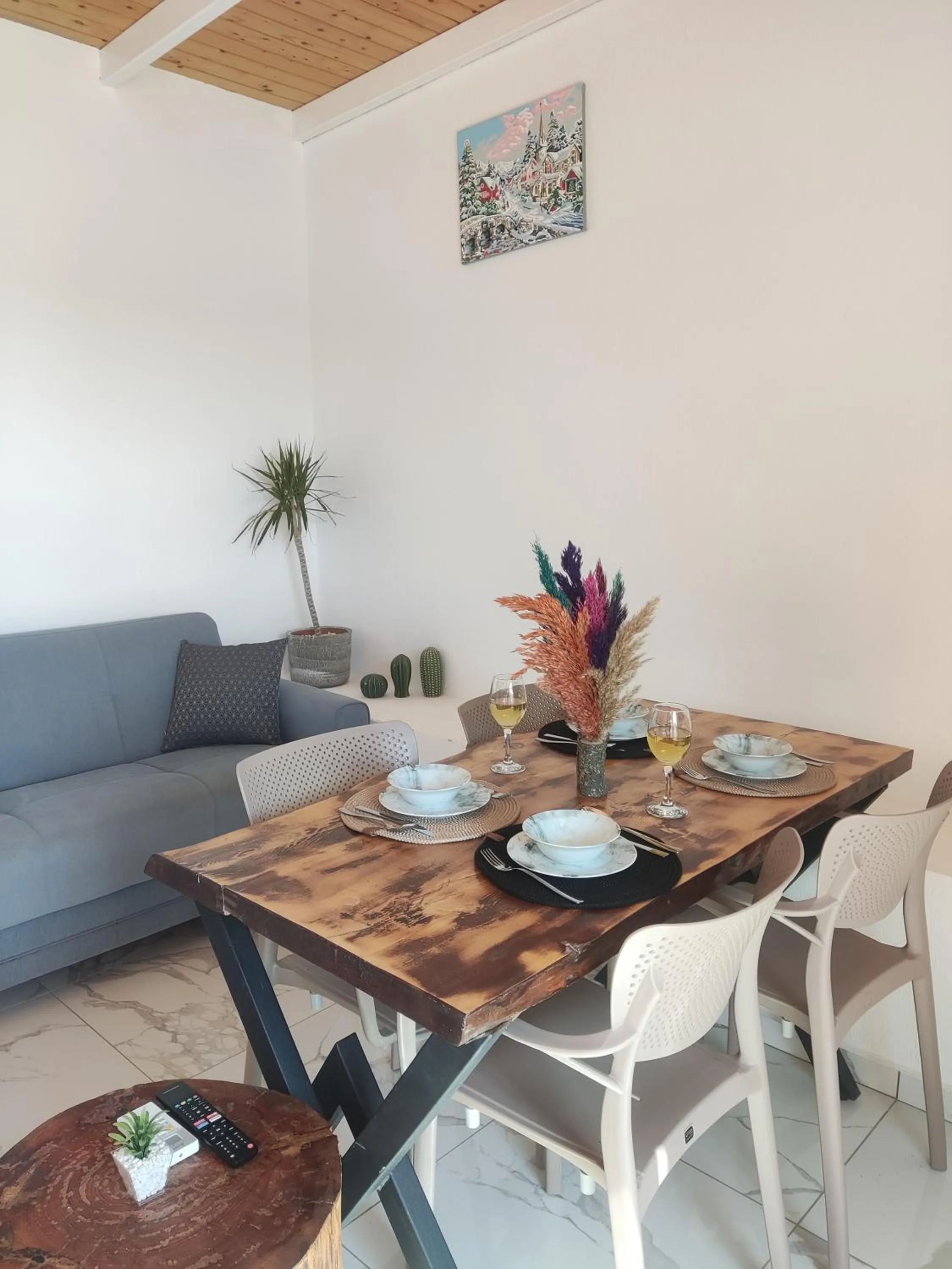 Dining area in Villa Ay