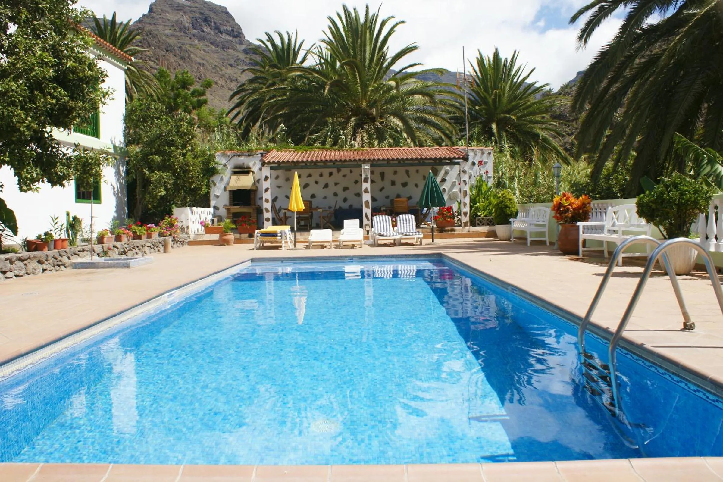 Swimming pool in Apartamentos Nelly