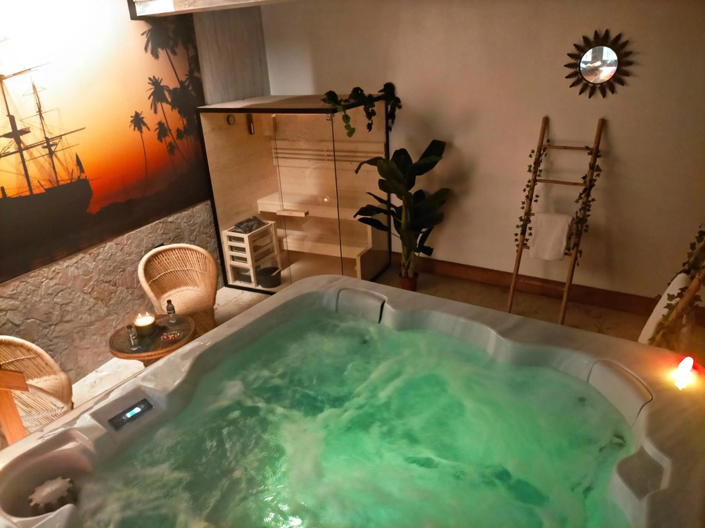 Hot Tub in Casona De La Pinta