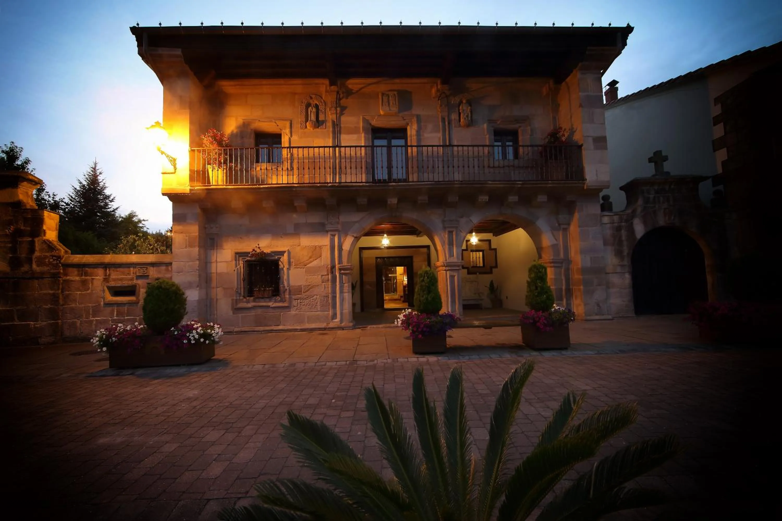 Property building in Casona De La Pinta