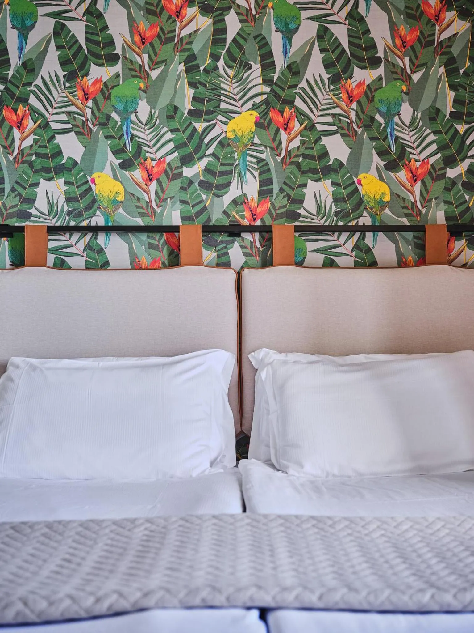 Bed in Hotel Carillon