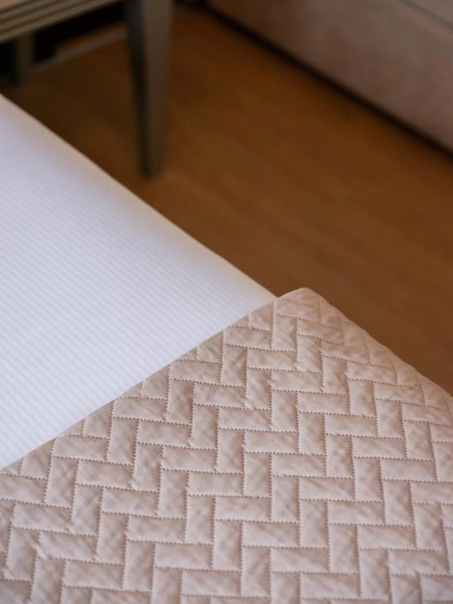 Bed in Hotel Carillon