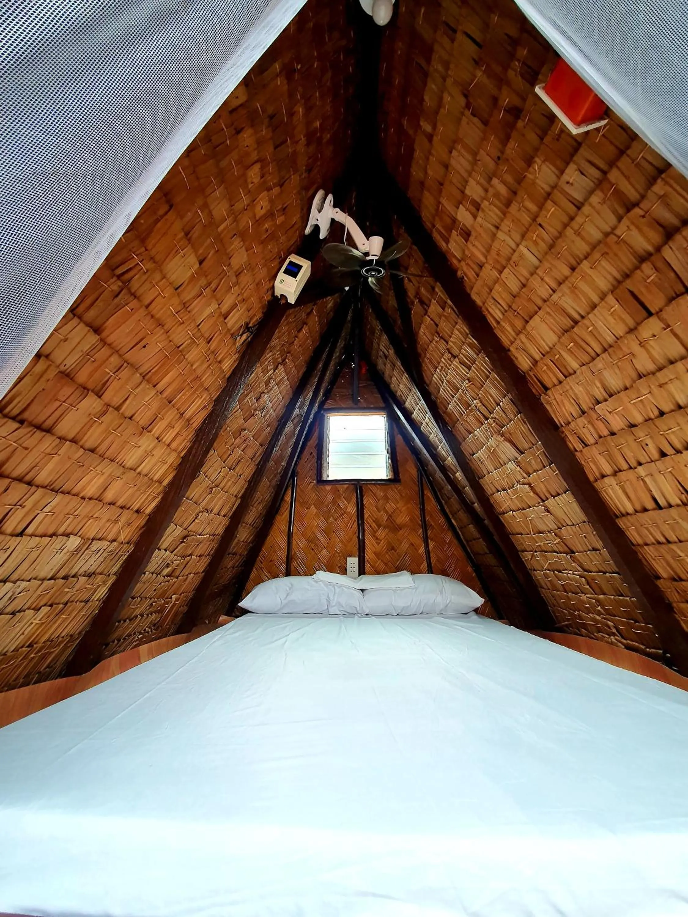 Calatagan's Bahay Kubo - with Beach Access