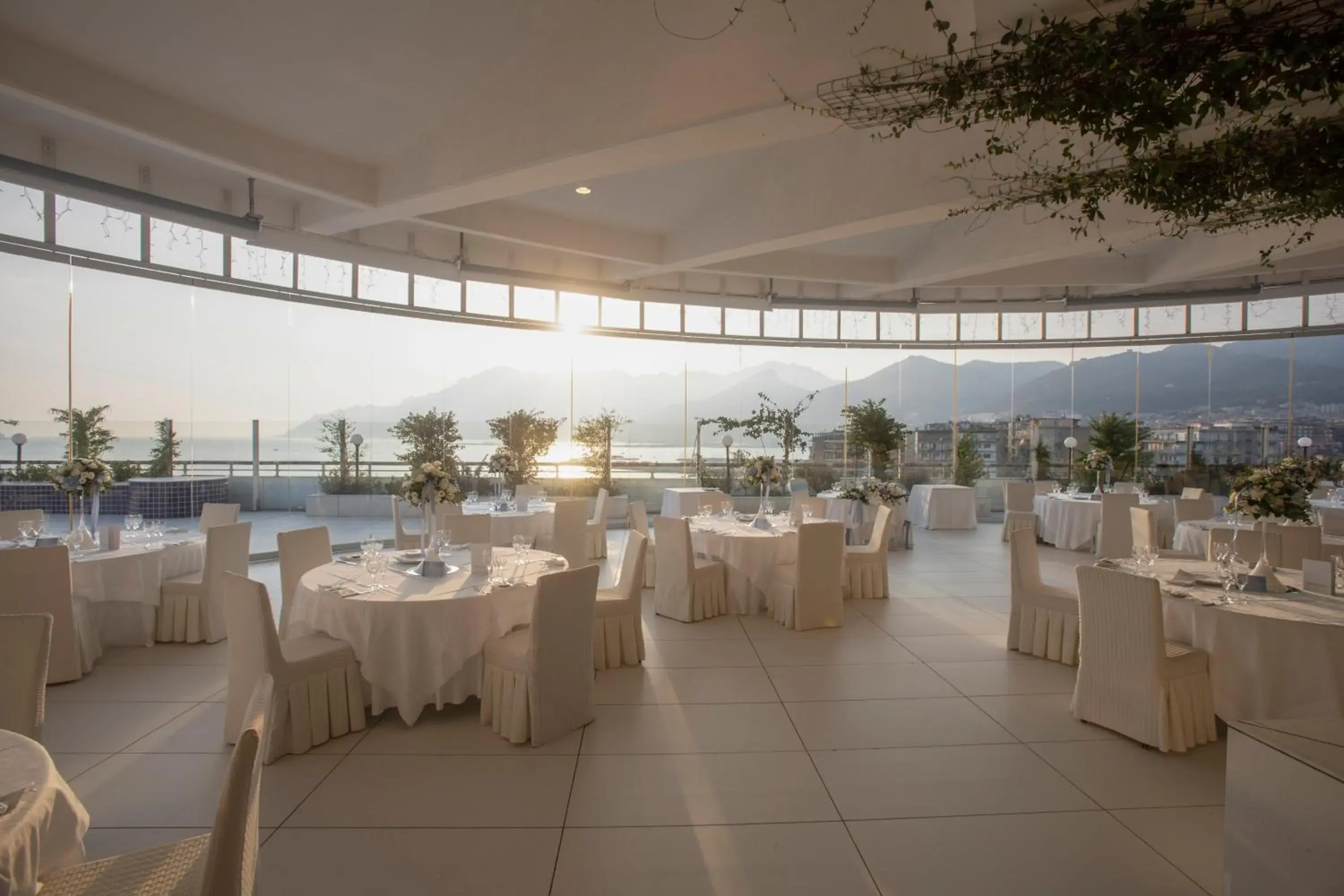 Restaurant/places to eat in Grand Hotel Salerno Restaurant/places to eat in Grand Hotel Salerno