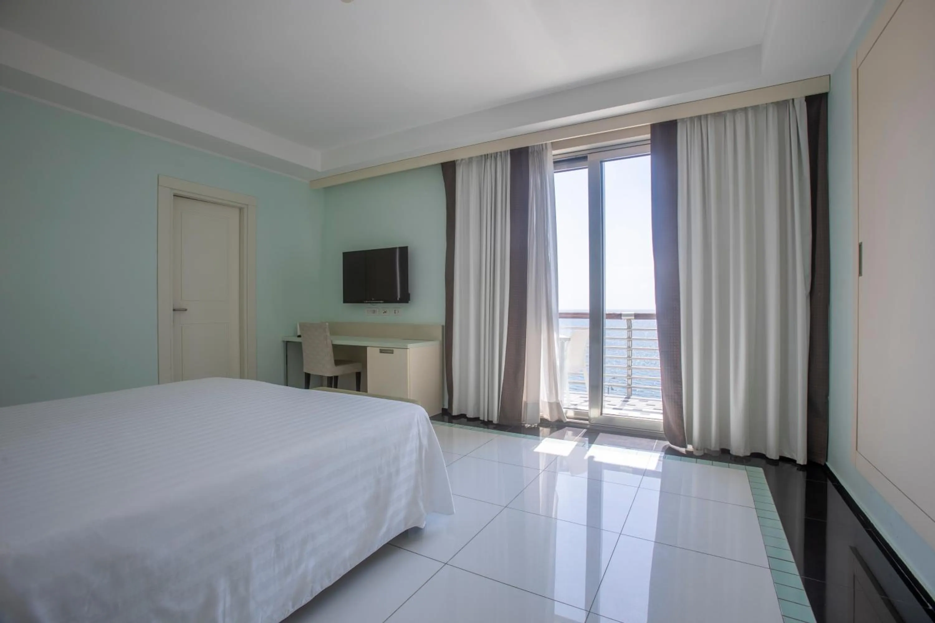 Bed in Grand Hotel Salerno