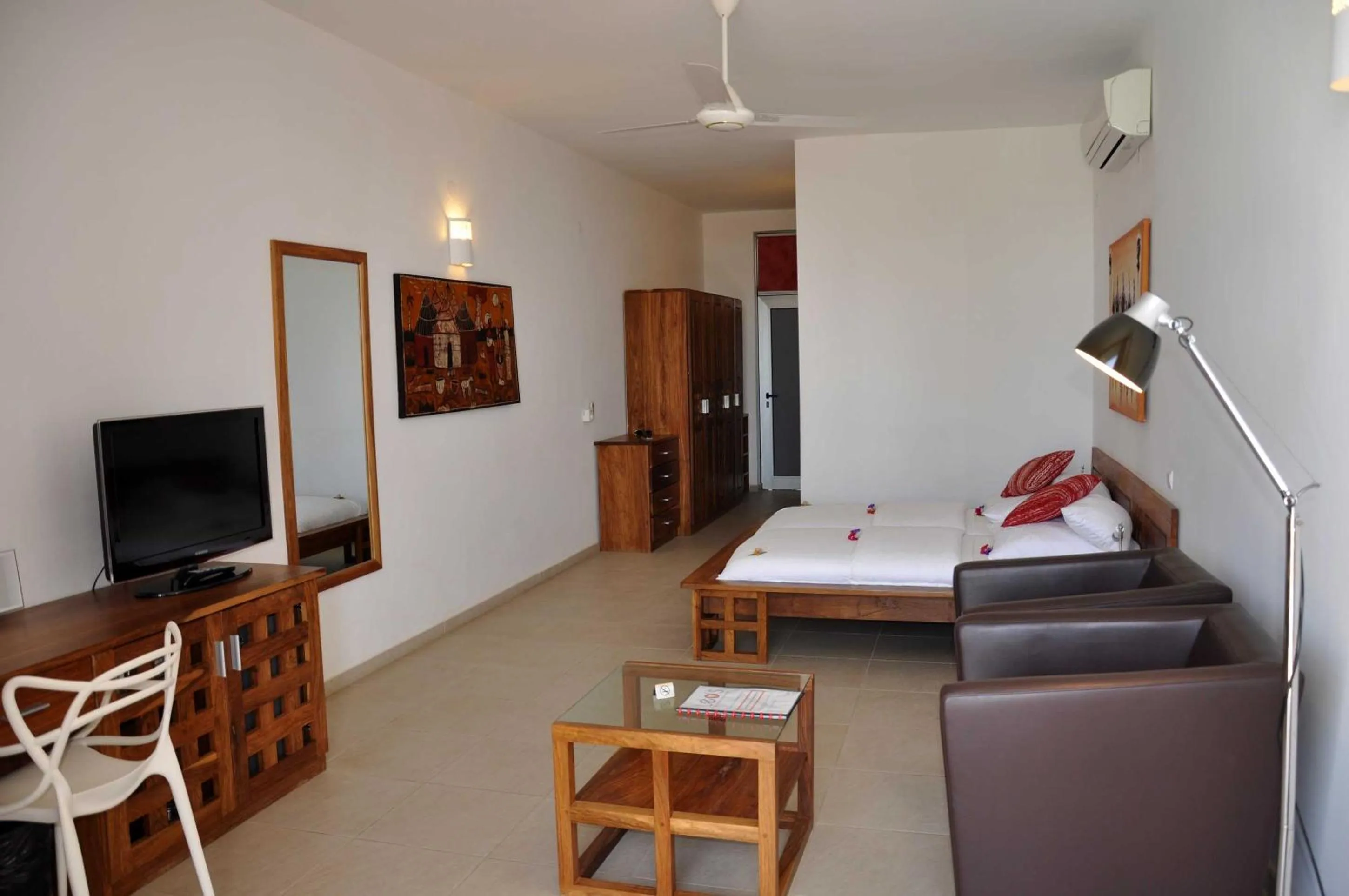 Seating area, Bed in Leo's Beach Hotel - Adults Only