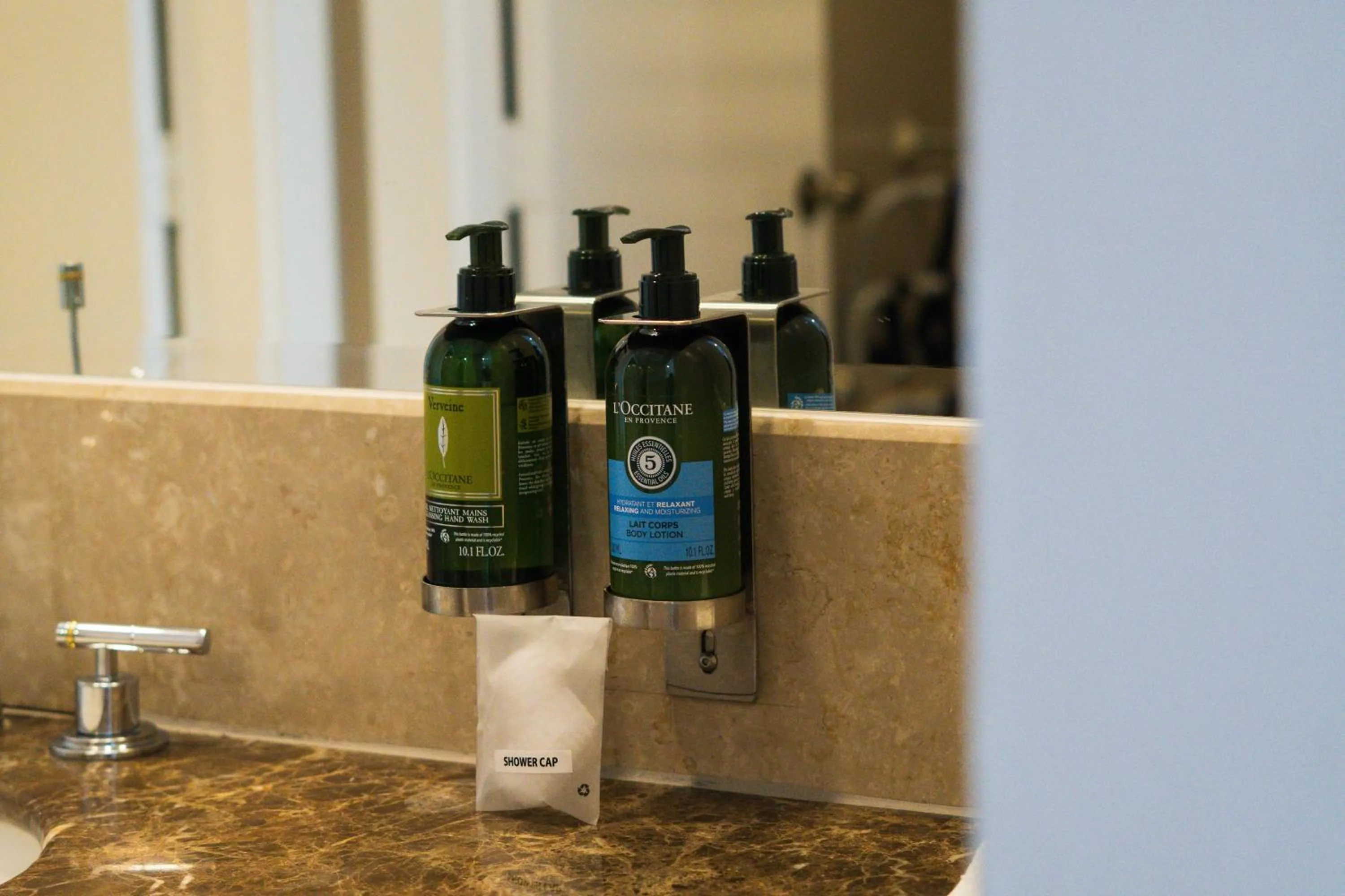 Bathroom in Aparta Hotel Torres de Suites