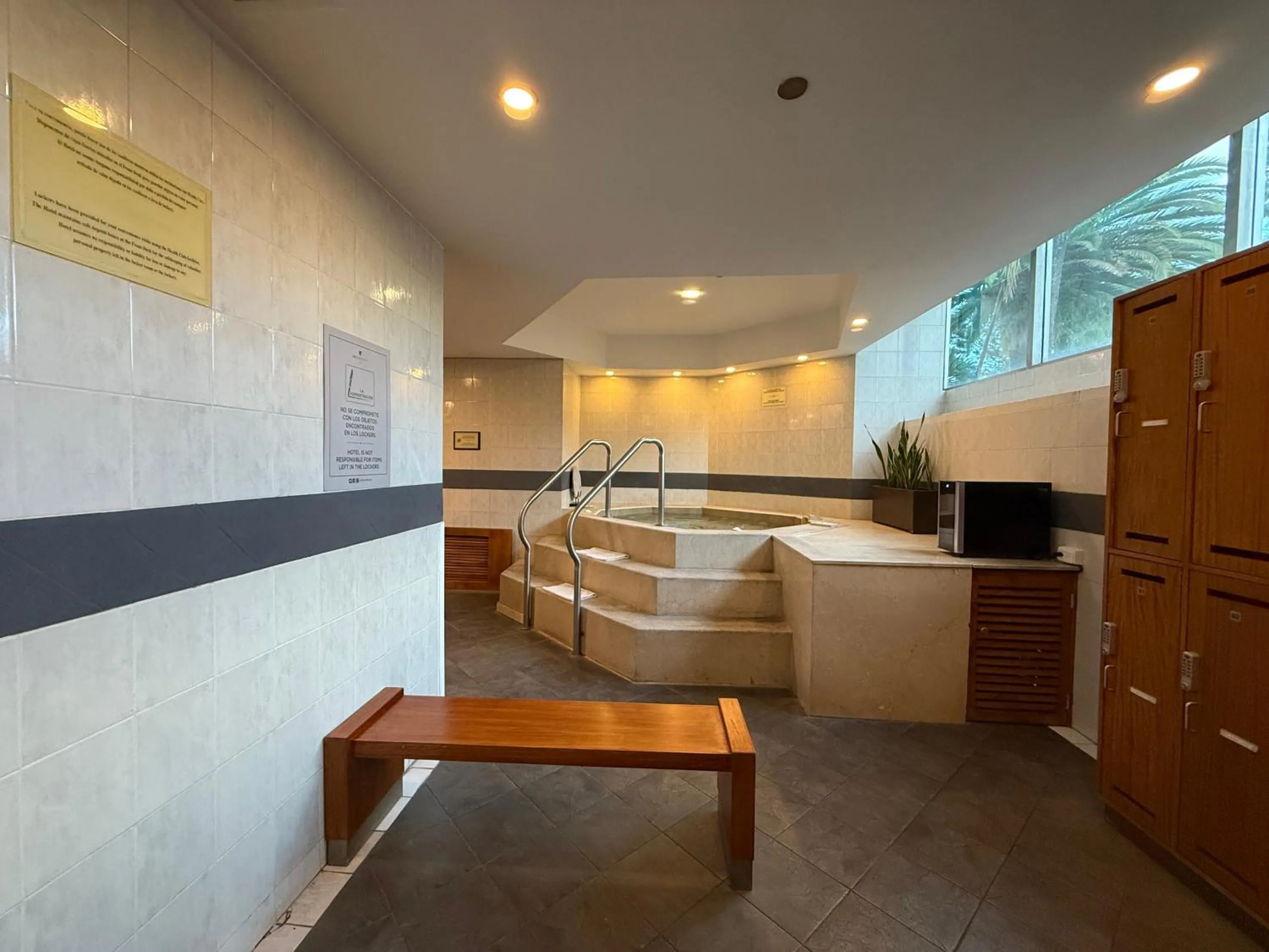 Swimming pool in Aparta Hotel Torres de Suites