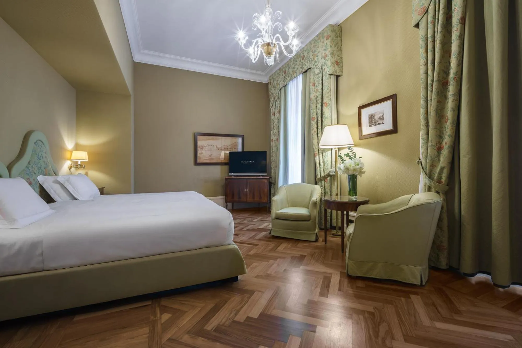 Bedroom, Bed in Eurostars Hotel Excelsior