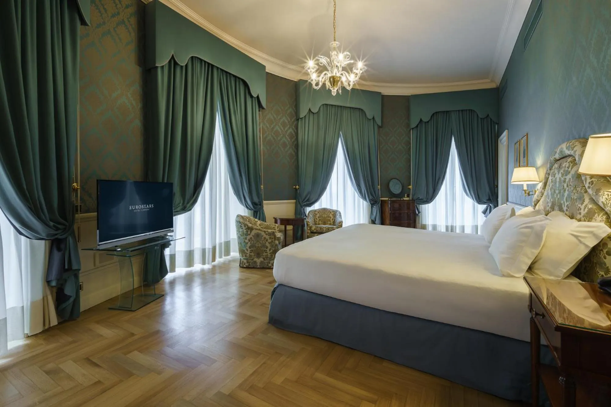 Bedroom, Bed in Eurostars Hotel Excelsior