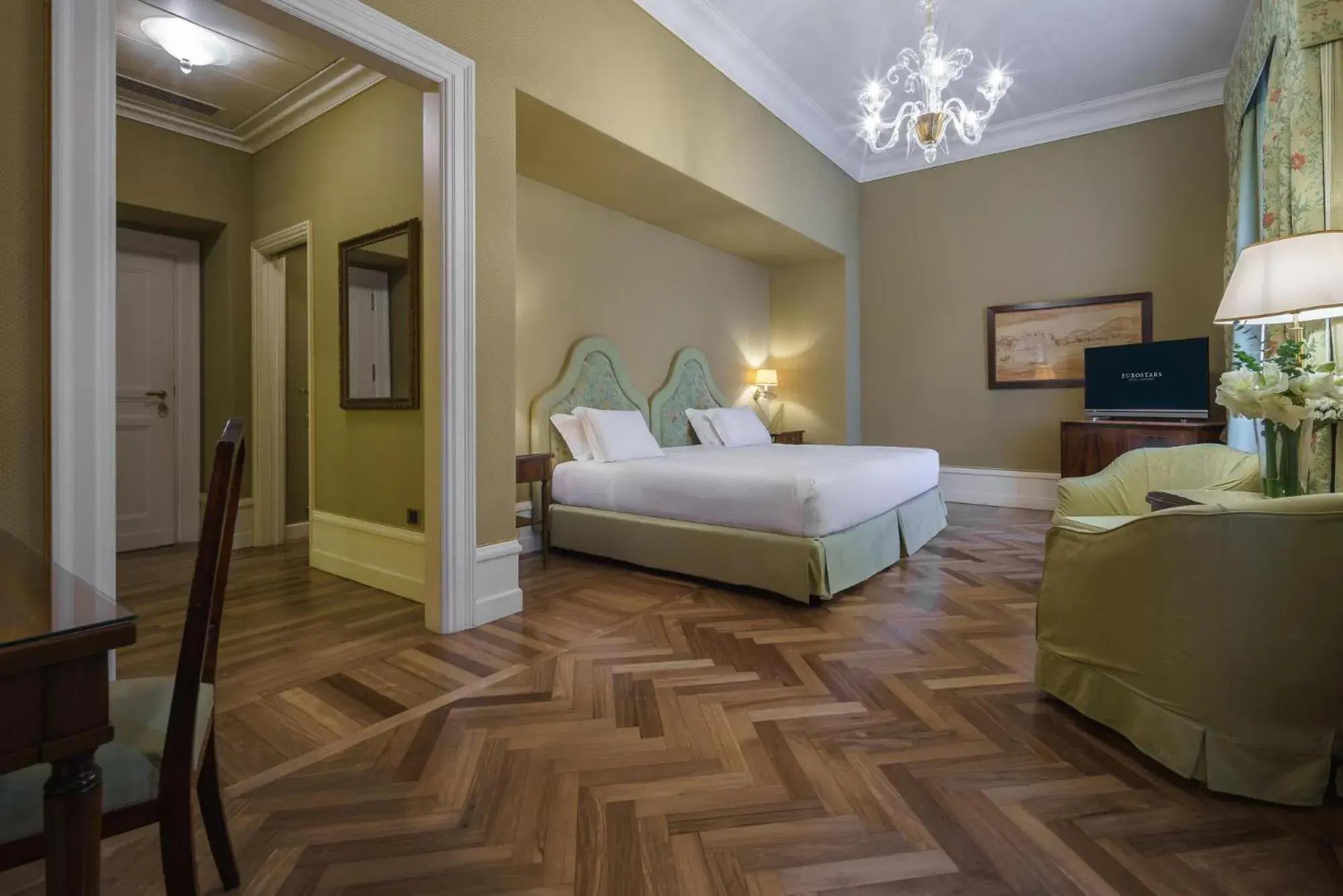 Photo of the whole room, Bed in Eurostars Hotel Excelsior Photo of the whole room, Bed in Eurostars Hotel Excelsior