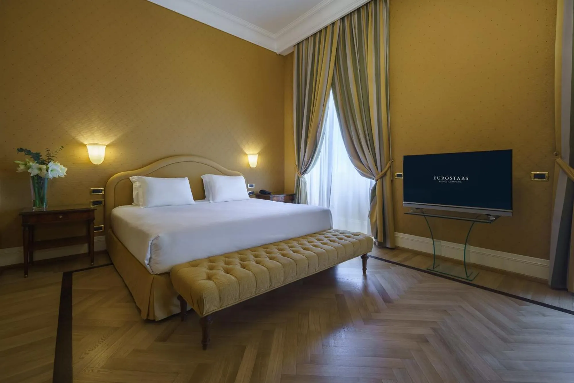 Bedroom, Bed in Eurostars Hotel Excelsior