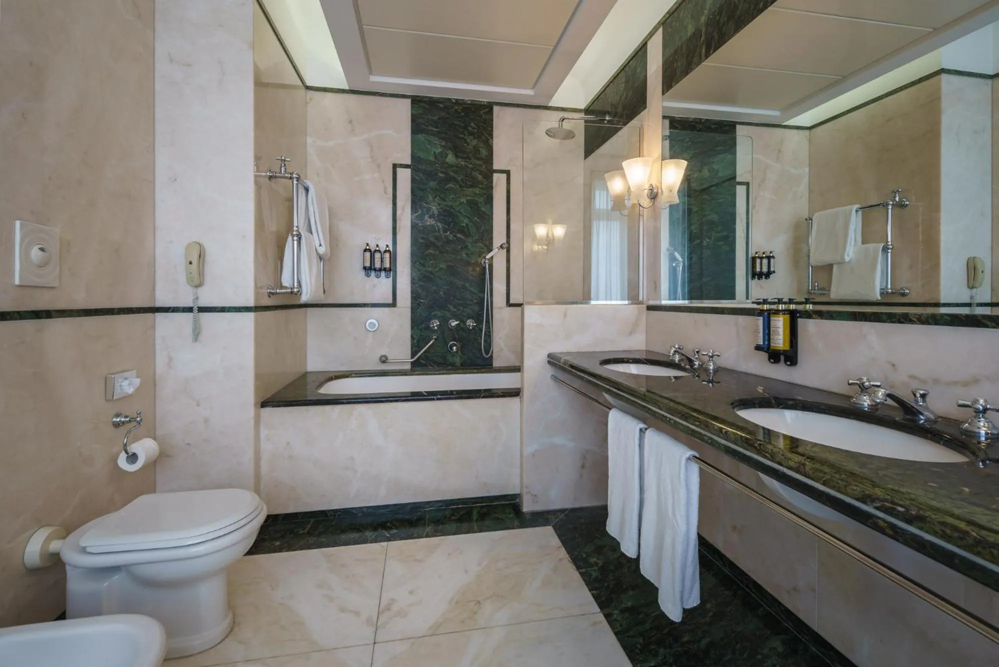 Bathroom in Eurostars Hotel Excelsior