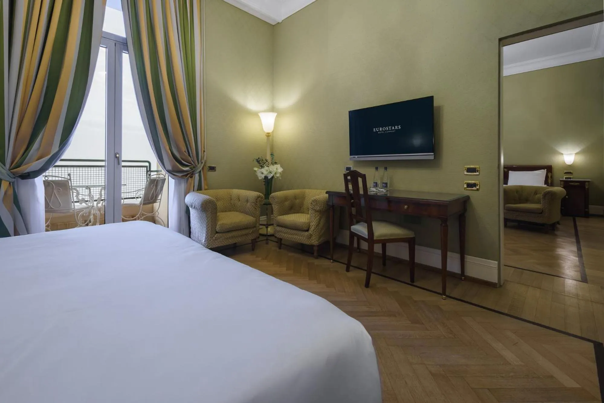 Bedroom, Bed in Eurostars Hotel Excelsior