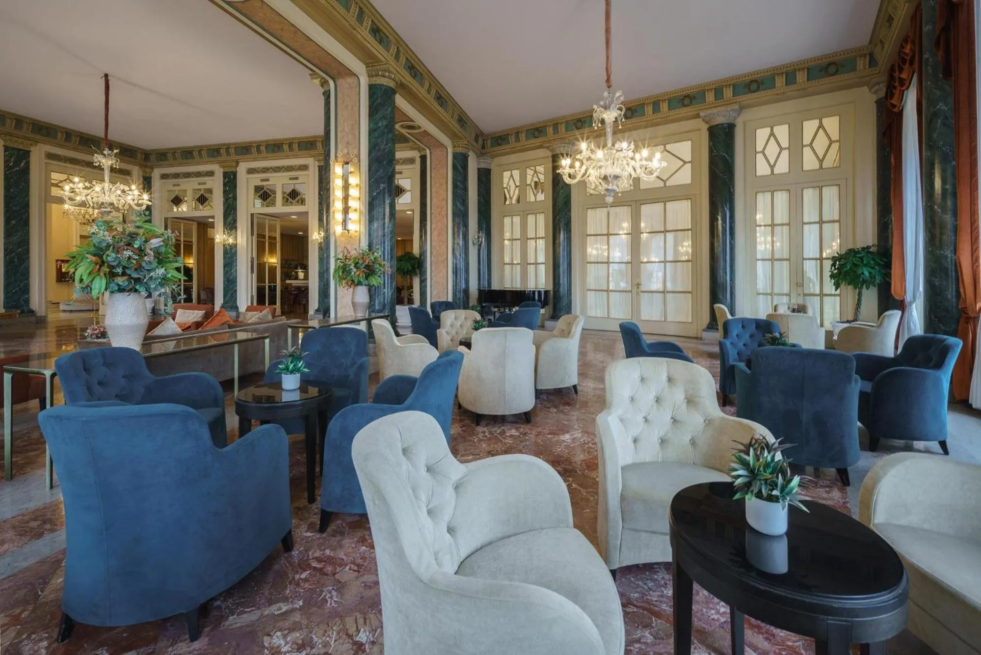 Living room in Eurostars Hotel Excelsior