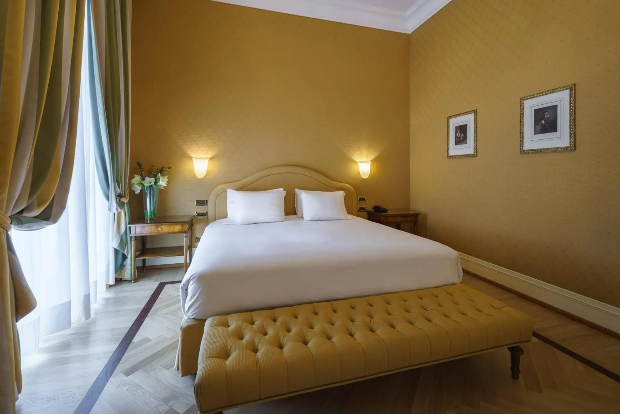 Bedroom, Bed in Eurostars Hotel Excelsior