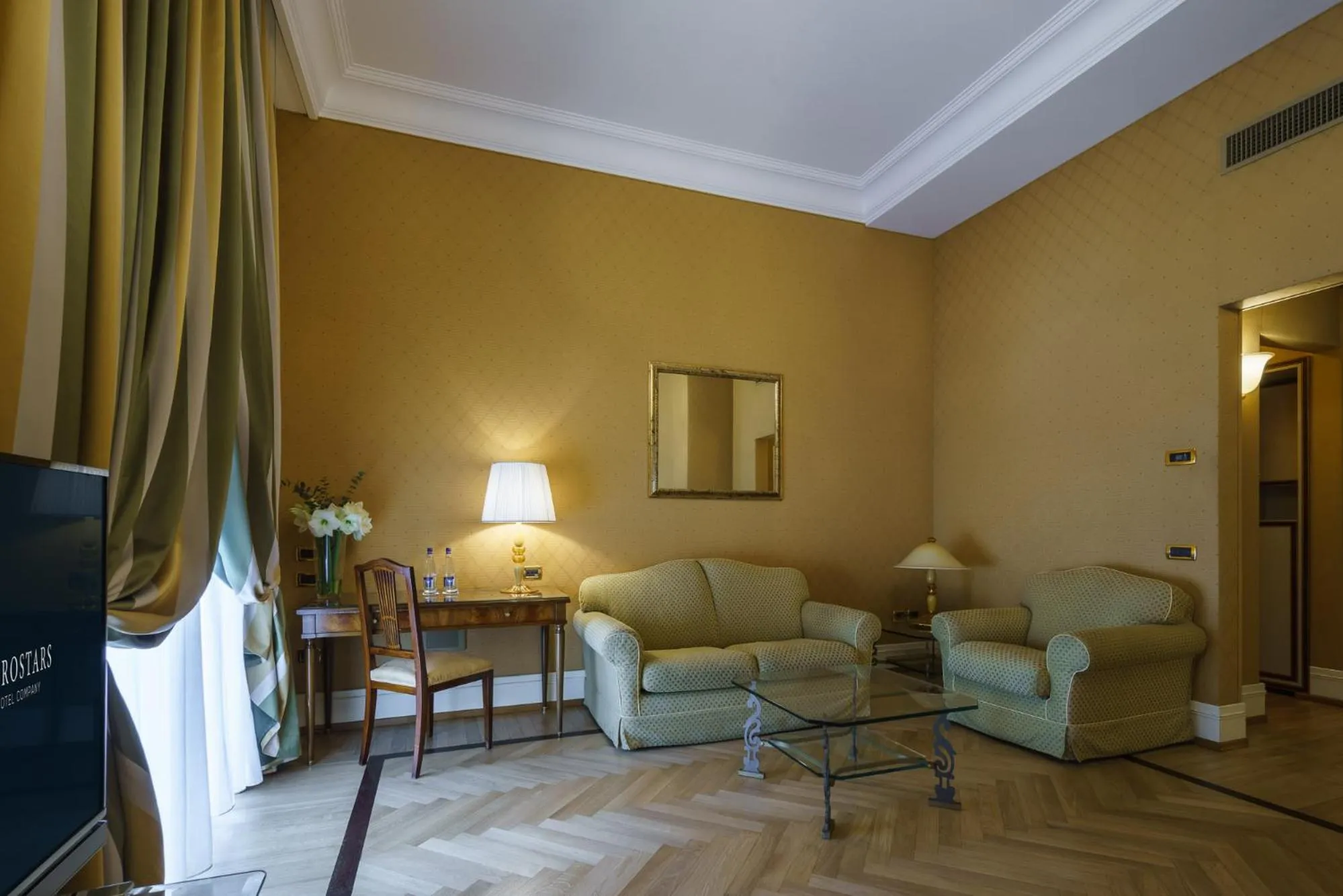 Living room in Eurostars Hotel Excelsior