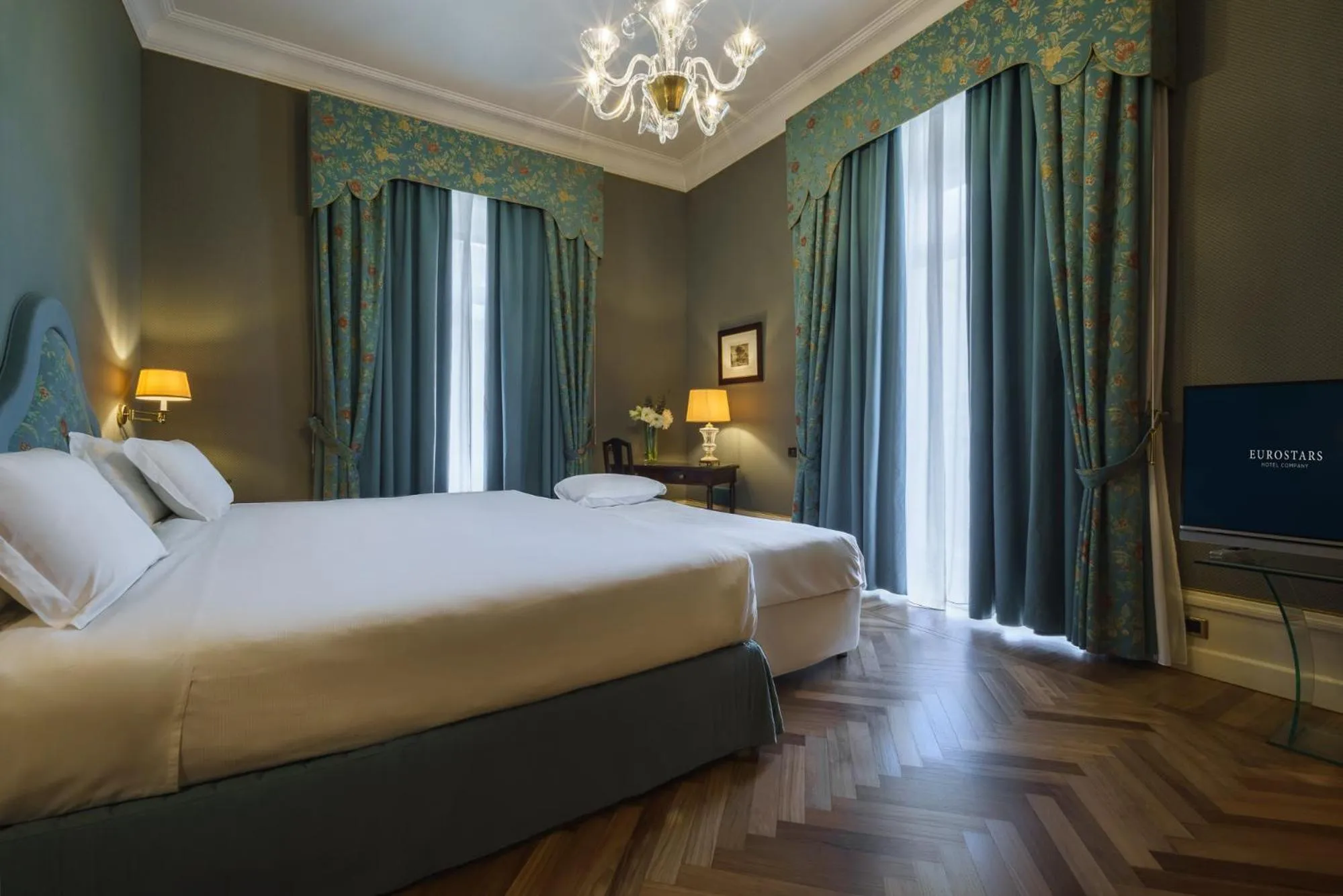 Bedroom, Bed in Eurostars Hotel Excelsior